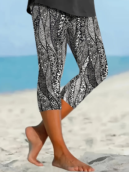 Women's Capri Leggings - Elastic Waist Geometric Print detail view
