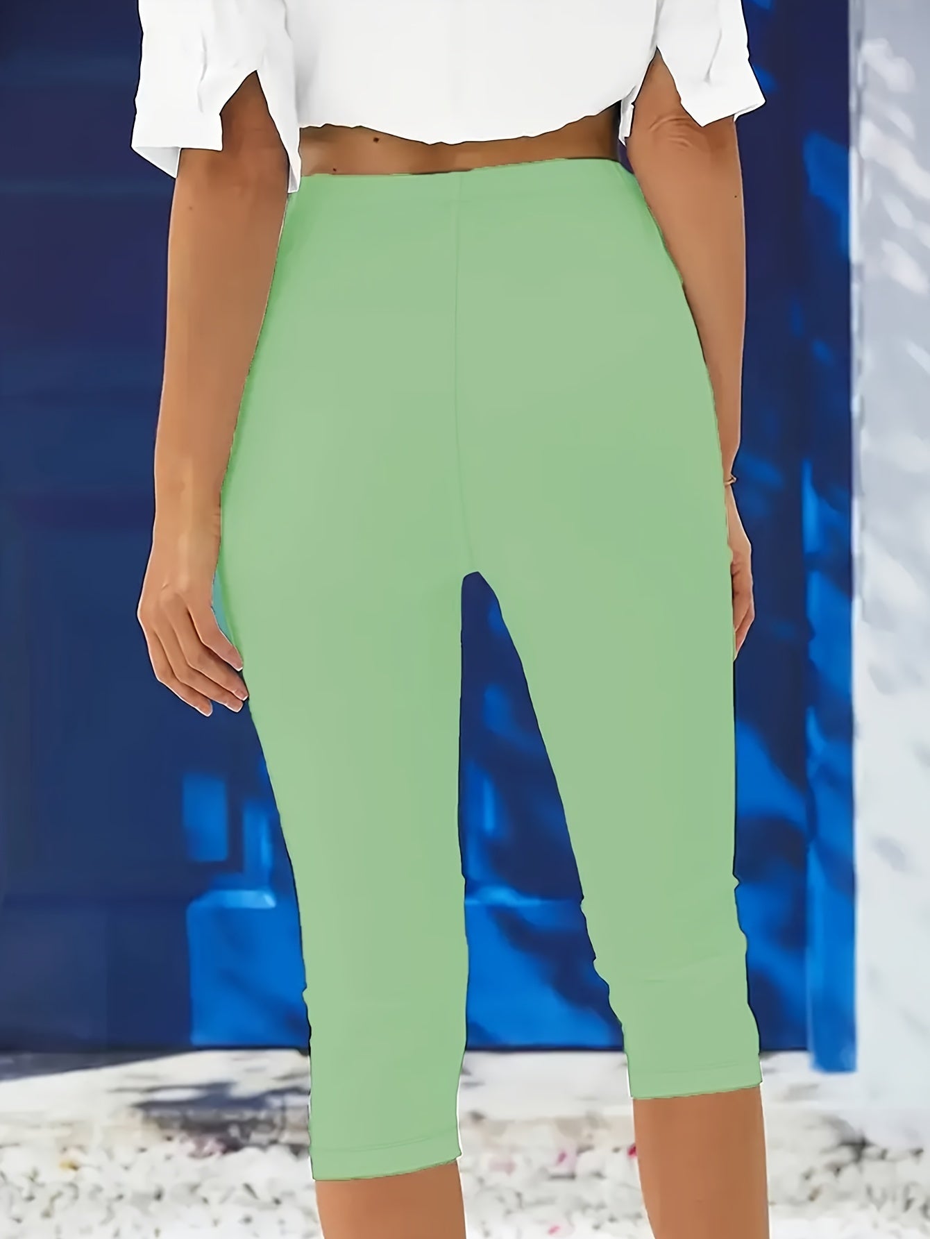 Women's Capri Leggings - Elastic Waist Slim Fit detail view