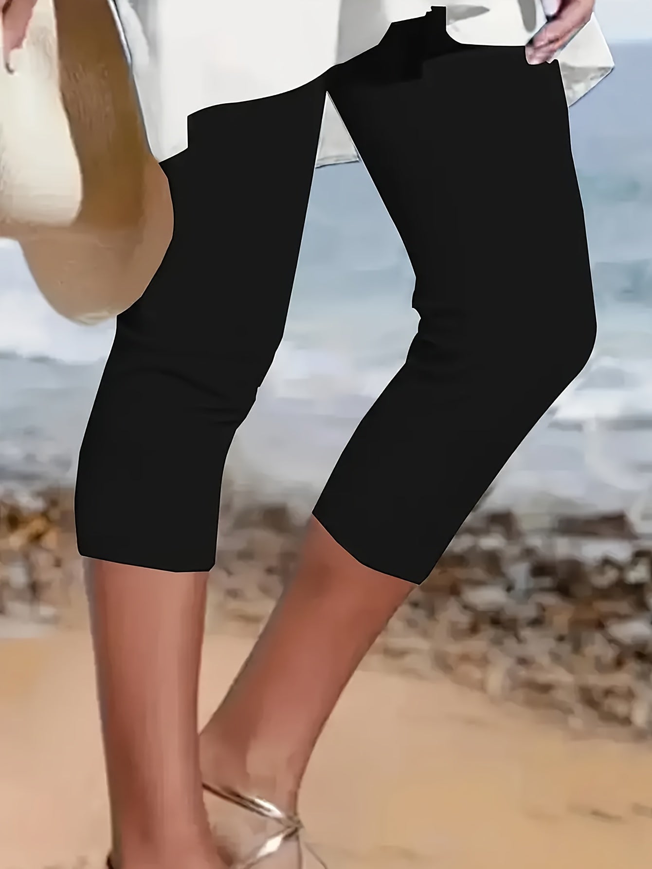 Women's Capri Leggings - Elastic Waist Slim Fit detail view