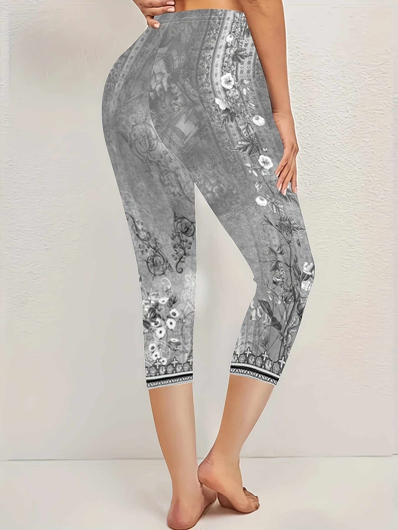 Women's Capri Leggings - Floral Print Stretch Fit detail view