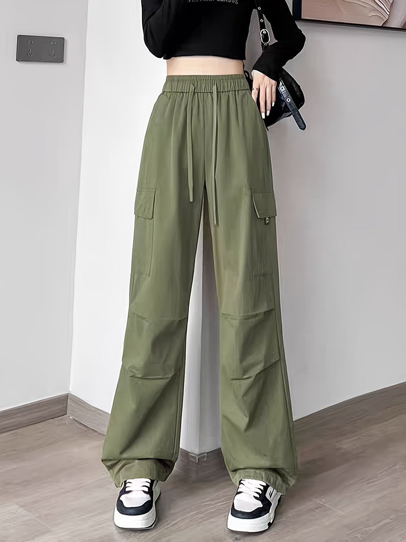 Women's Cargo Pants - Pocket Detail Wide leg 78 detail view