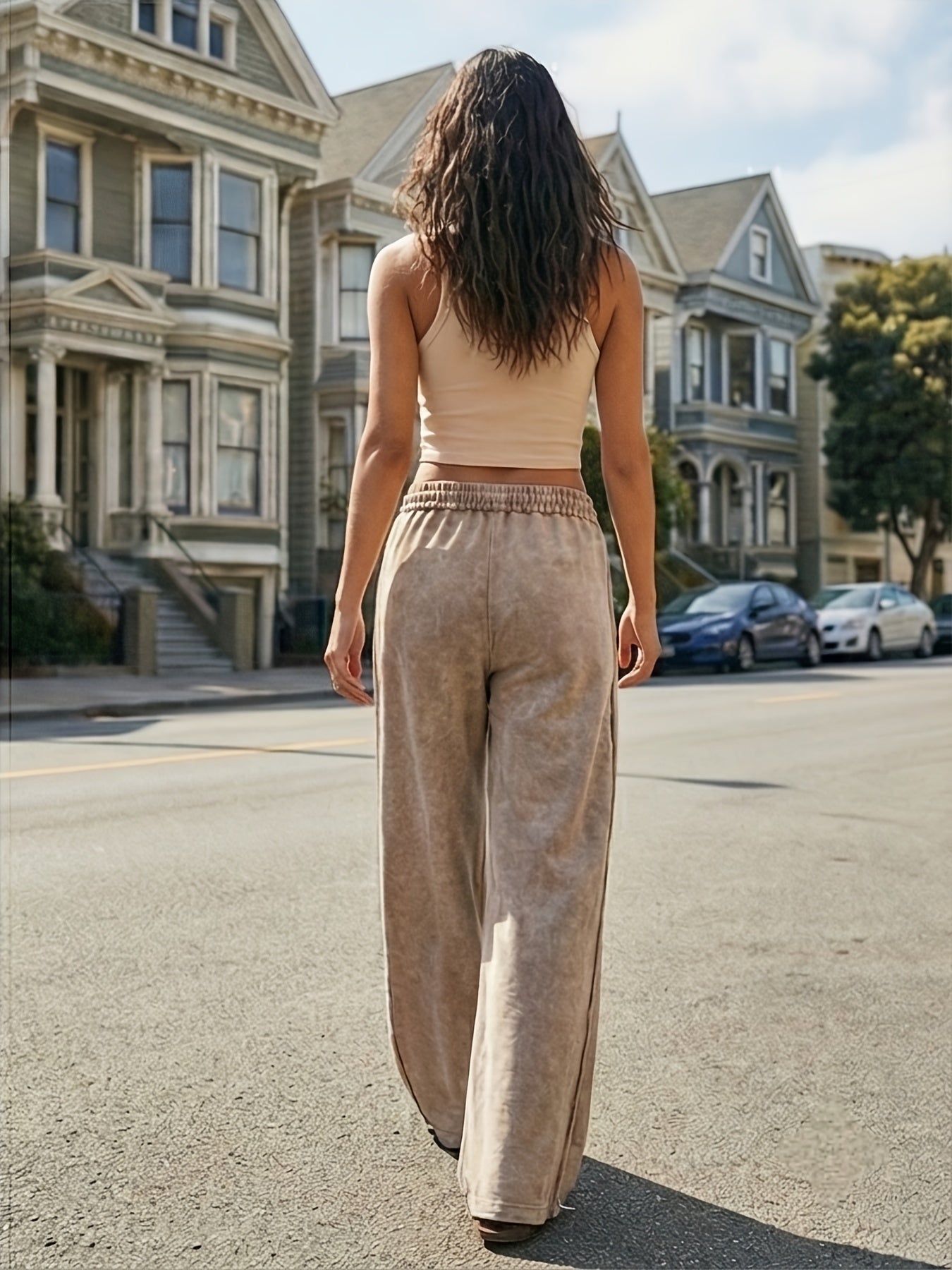 Women's Cargo Pants - Pocket Detail Wide leg detail view