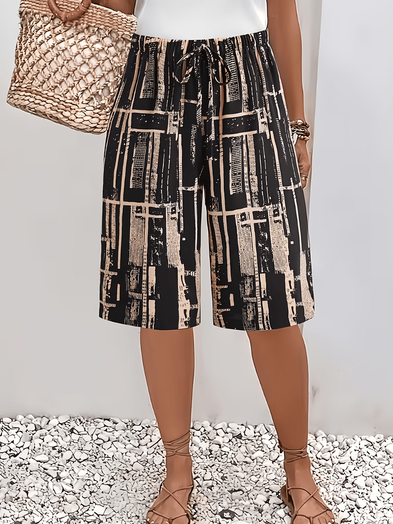 Women's Cargo Shorts - Drawstring Waist detail view