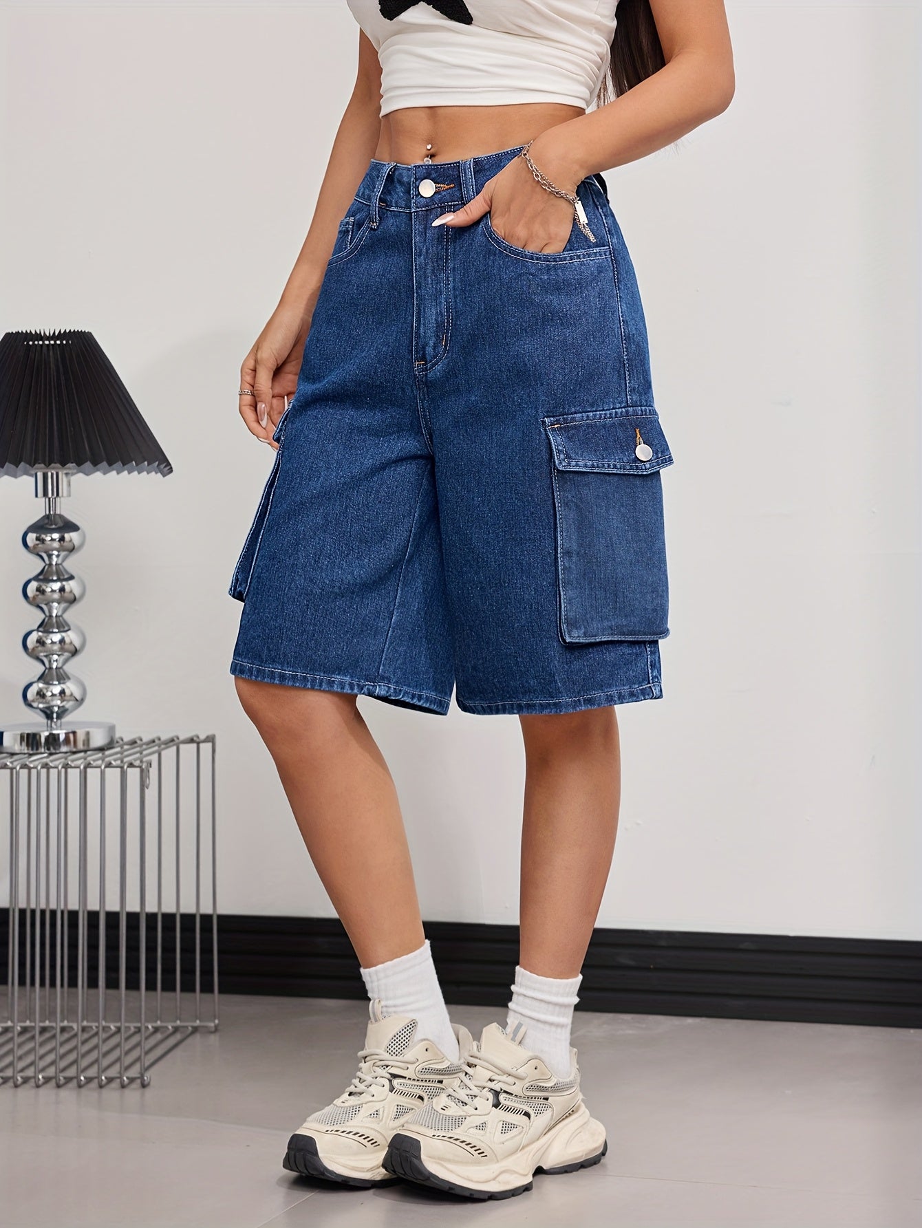 Women's Cargo Shorts - Stretch With Pockets – Blue detail view