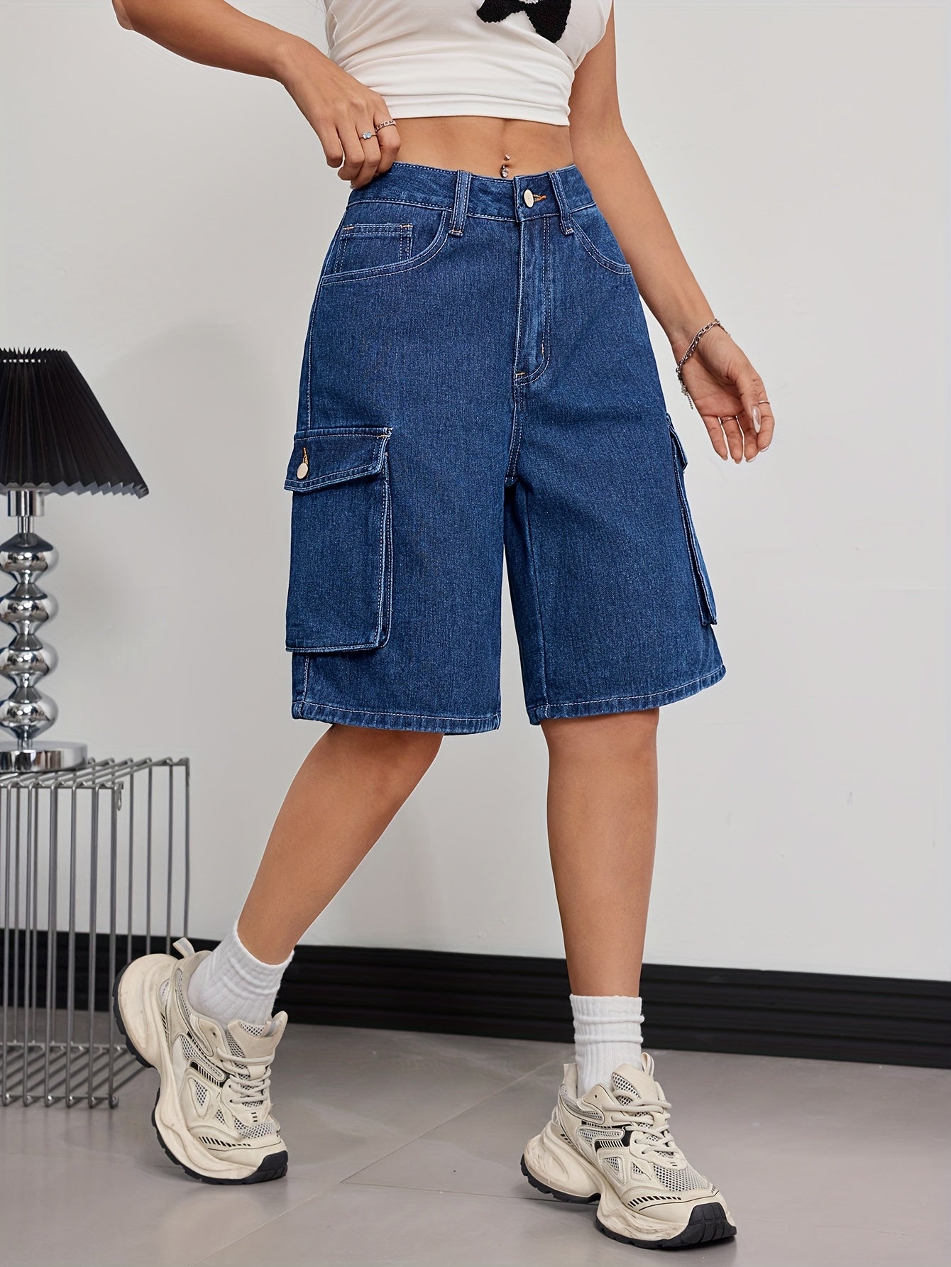 Women's Cargo Shorts - Stretch With Pockets – Blue detail view
