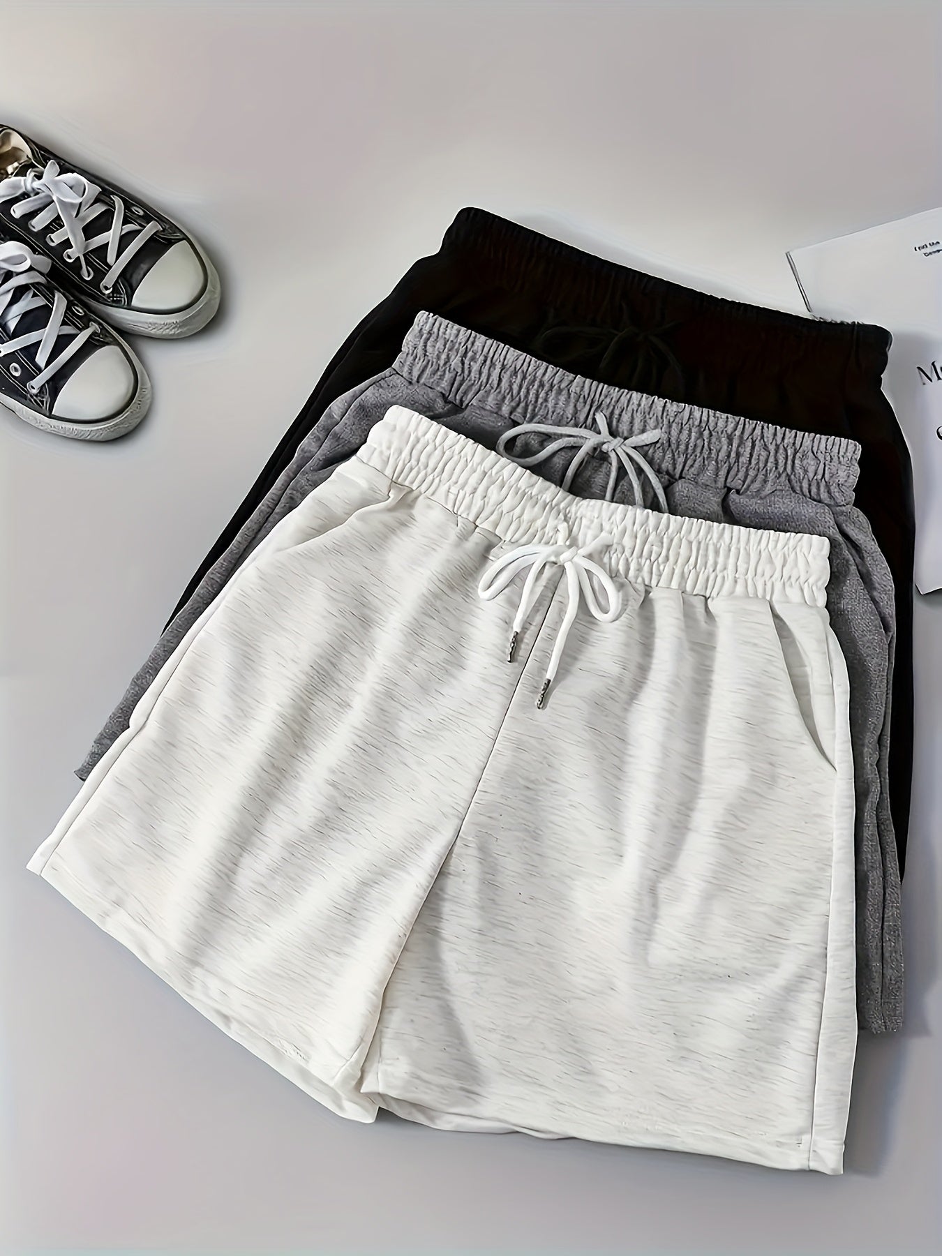Women's Cargo Shorts - Stretch With Pockets – See garment label for fiber content / – main product image