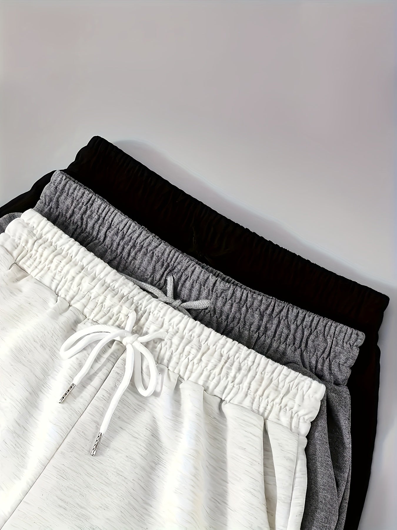 Women's Cargo Shorts - Stretch With Pockets – See garment label for fiber content / detail view