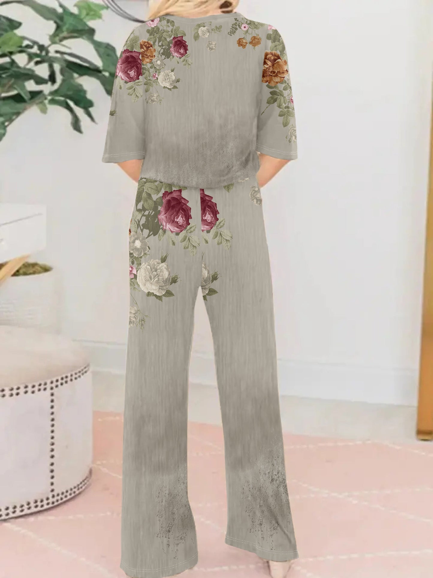 Women's Casual Pants - Floral Print Relaxed fit detail view