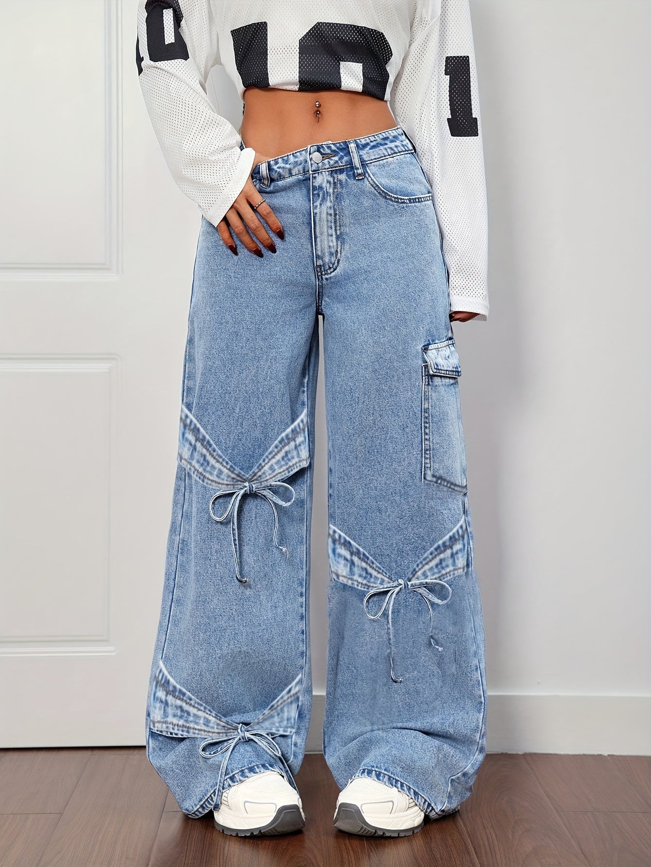 Women's Casual Pants - Pocket Detail Regular Fit detail view