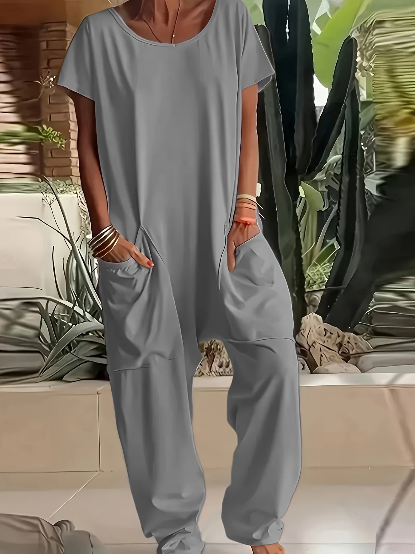 Women's Casual Romper - Short Leg Pocket Detail – view 3