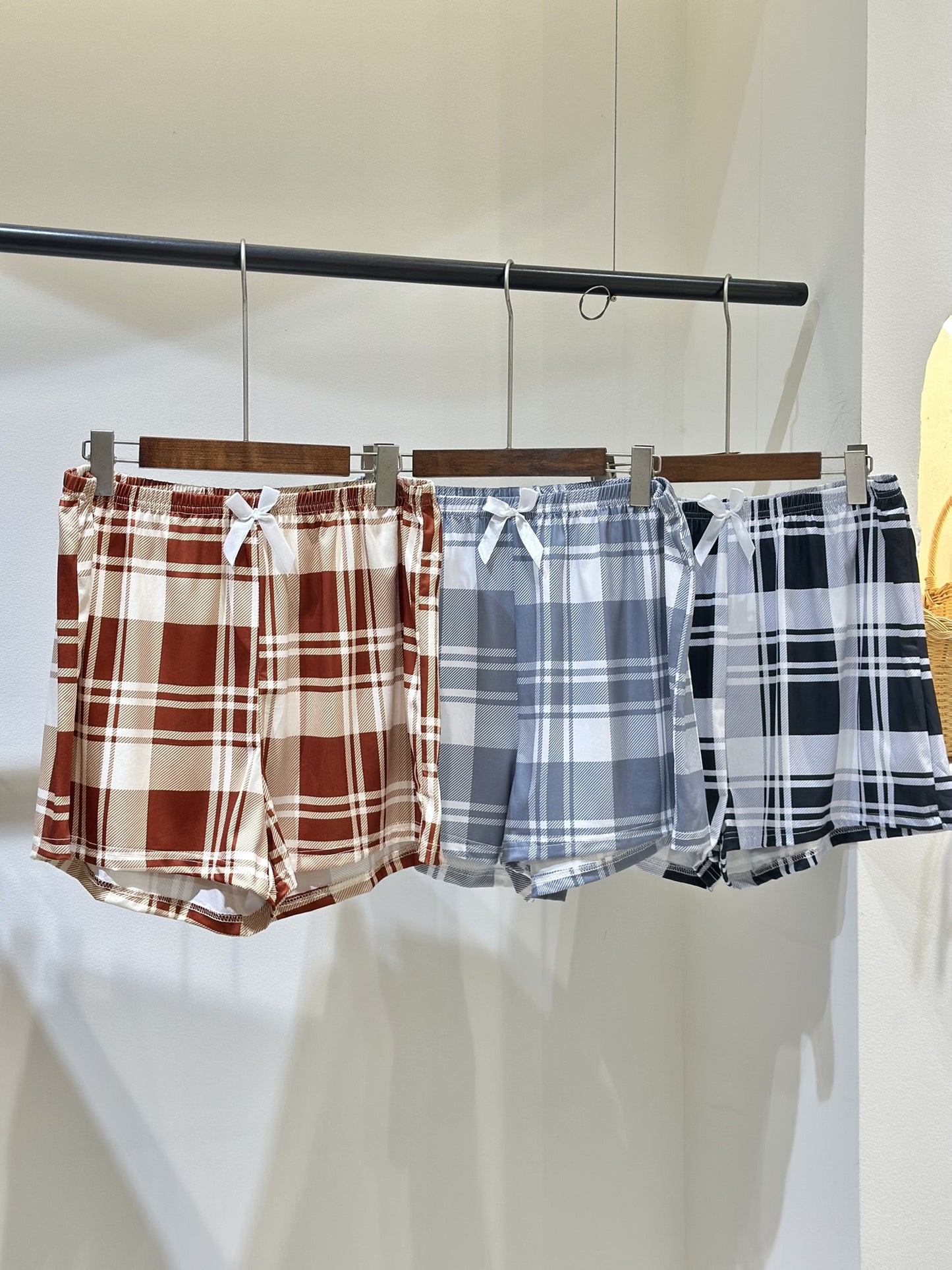 Women's Casual Shorts - 3-Pack Clean Finish – view 2