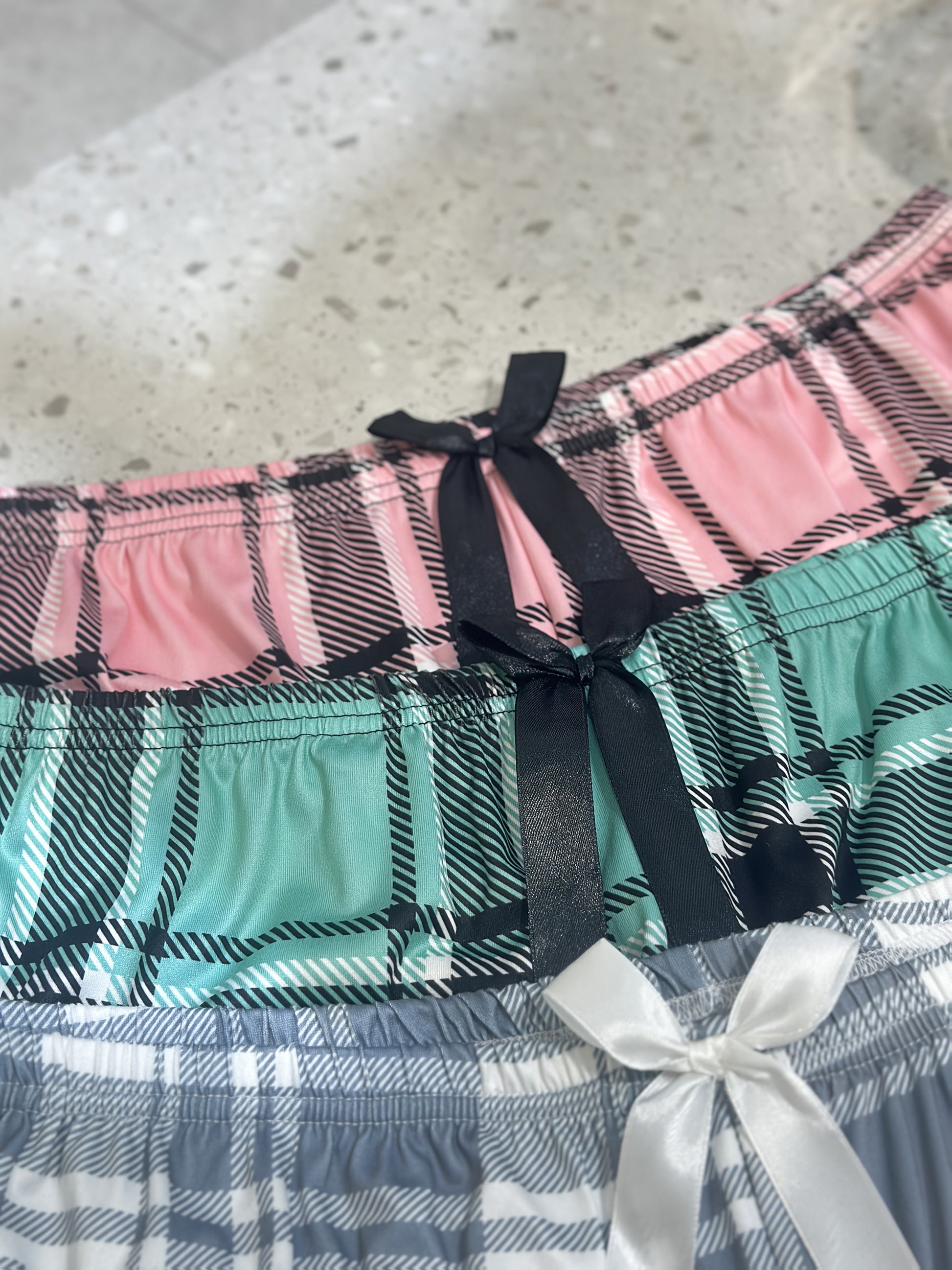 Women's Casual Shorts - 3-Pack Clean Finish detail view