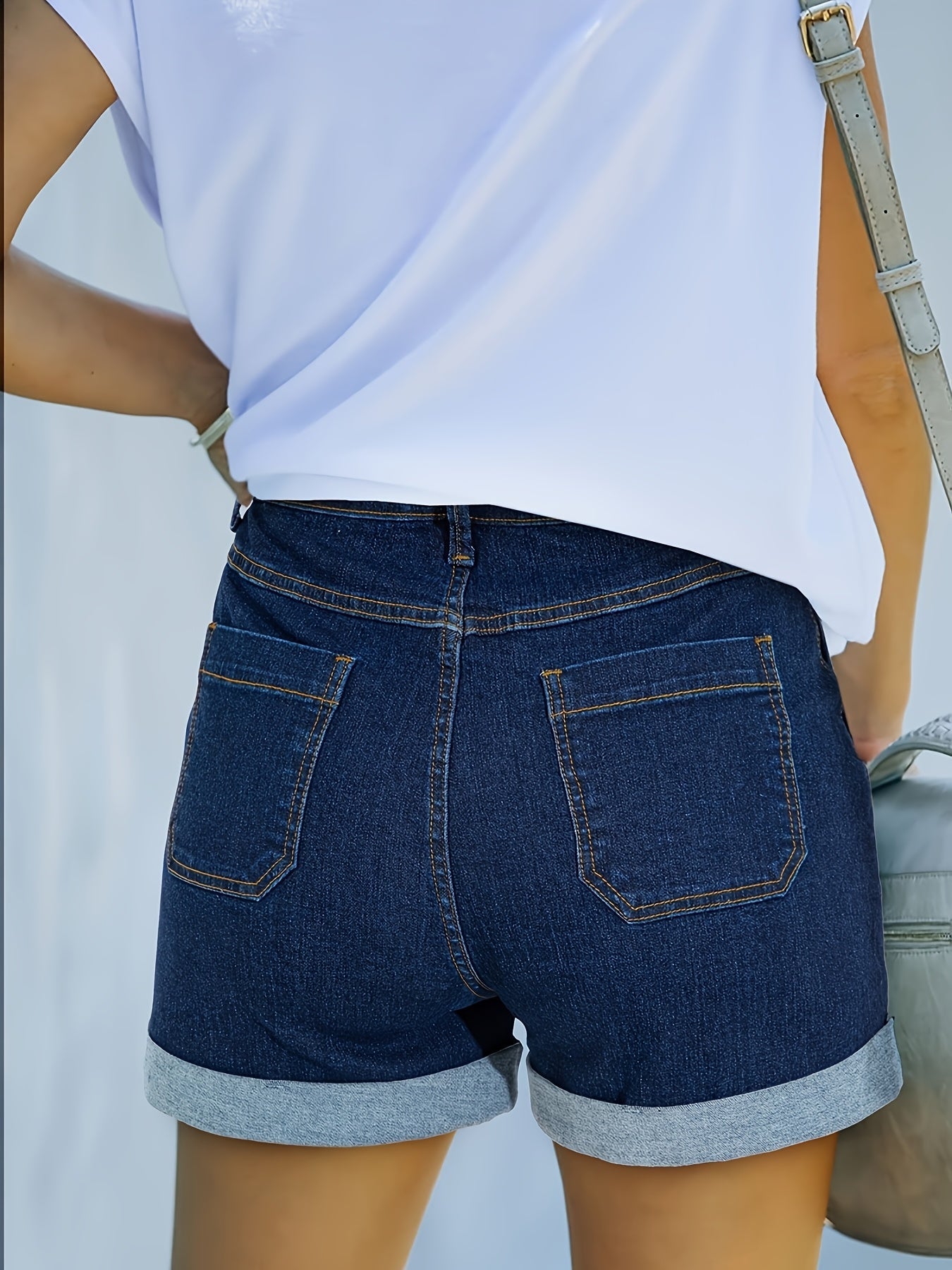 Women's Casual Shorts - Stretch – Slim Fit detail view