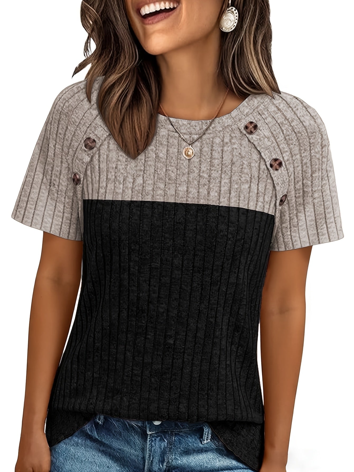 Women's Casual T-Shirt - Round Neck Short Sleeve – Gray option – view 3