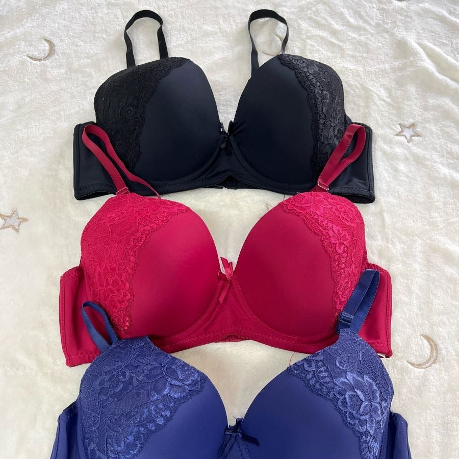 Women's Classic Bra - Regular Fit detail view