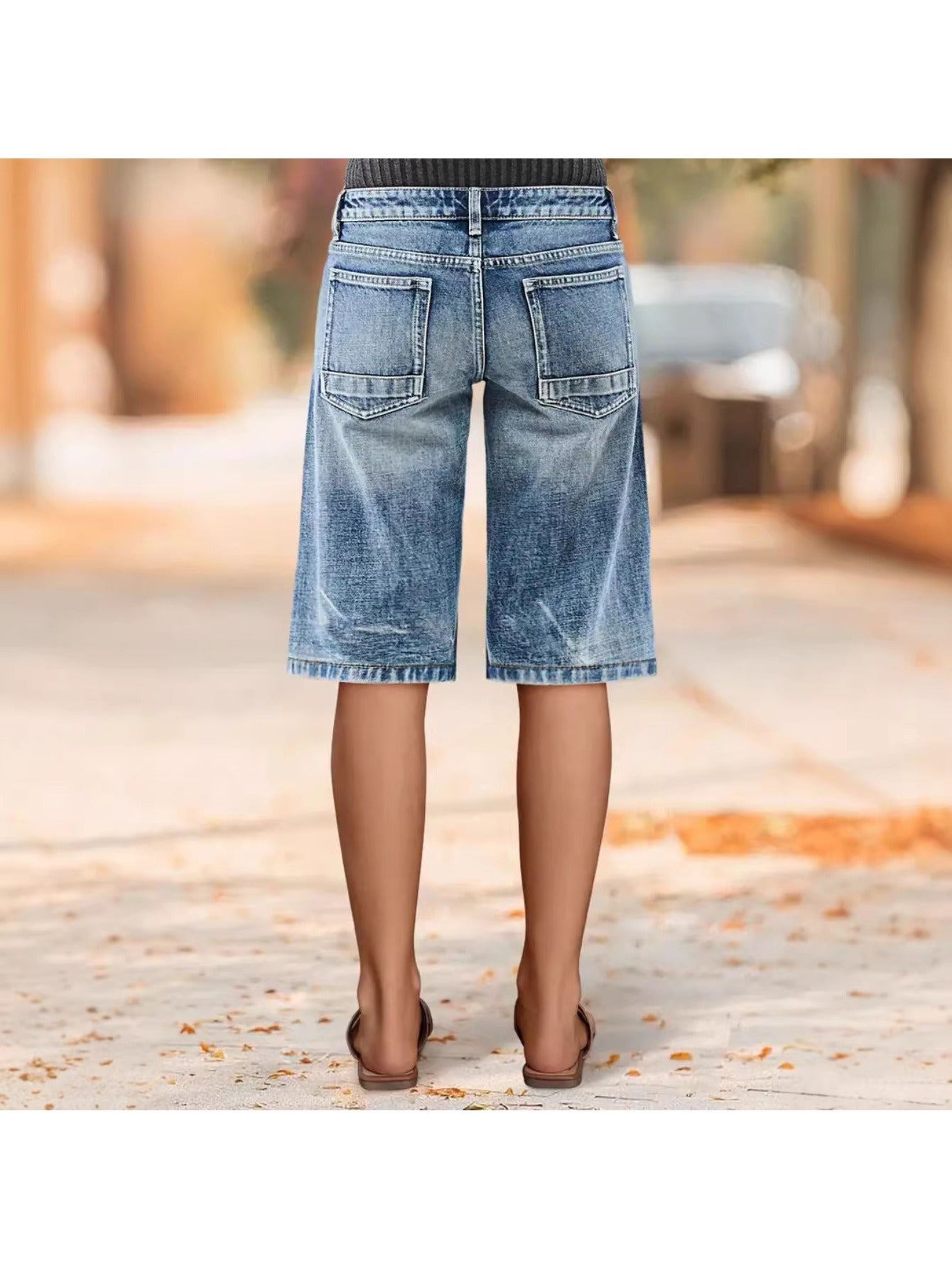 Women's Denim Shorts - Distressed With Pockets – Relaxed Fit detail view