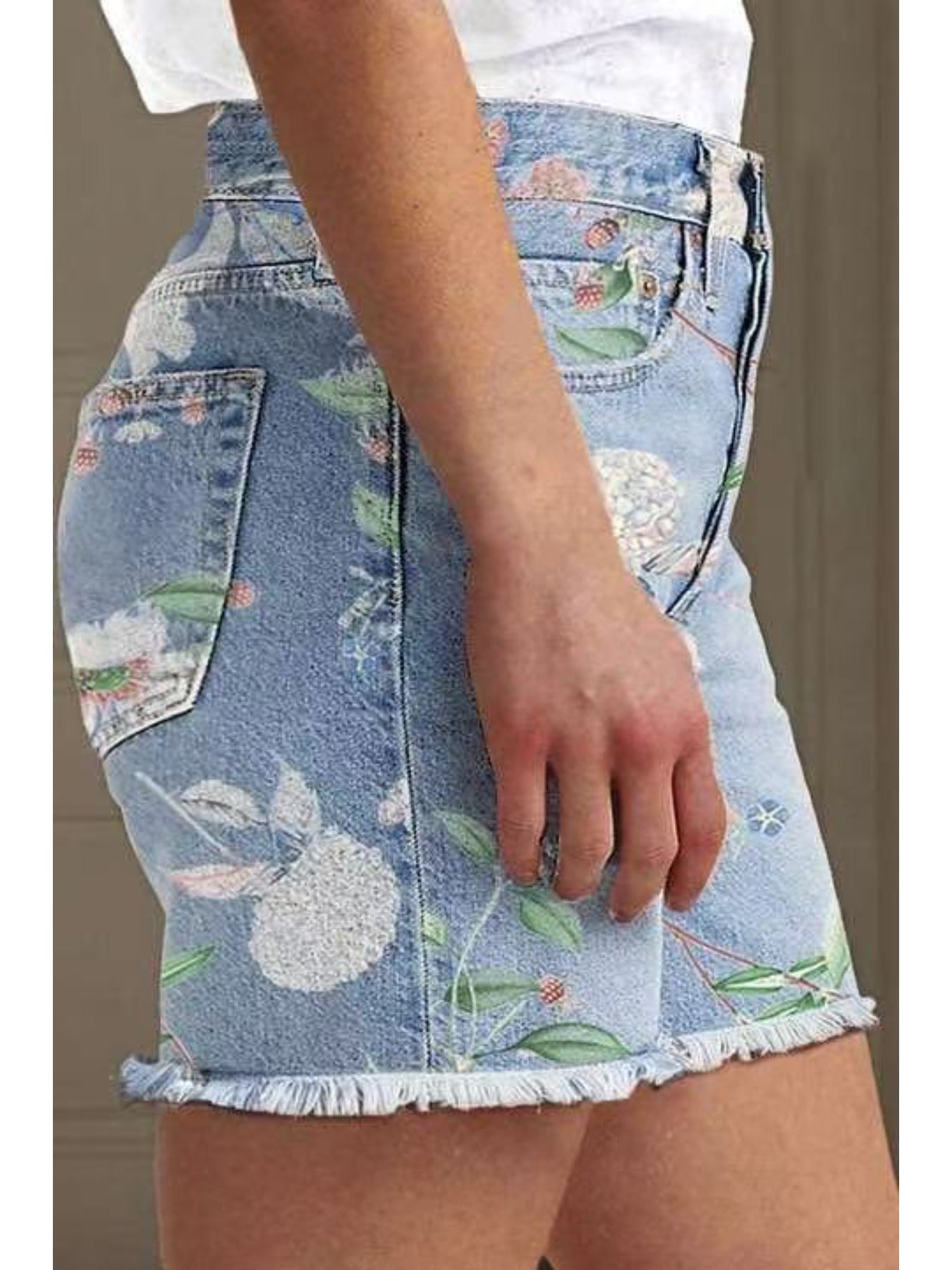 Women's Denim Shorts - Stretch – Multicolor Denim Wash 03621 detail view