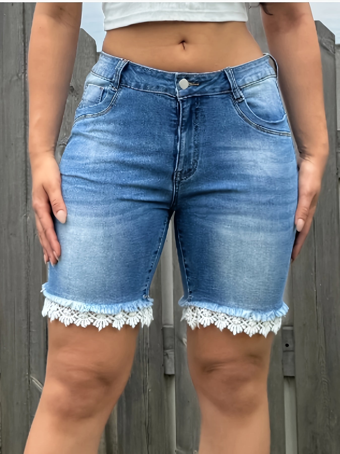 Women's Denim Shorts - Stretch – Regular Fit / Sky Blue detail view