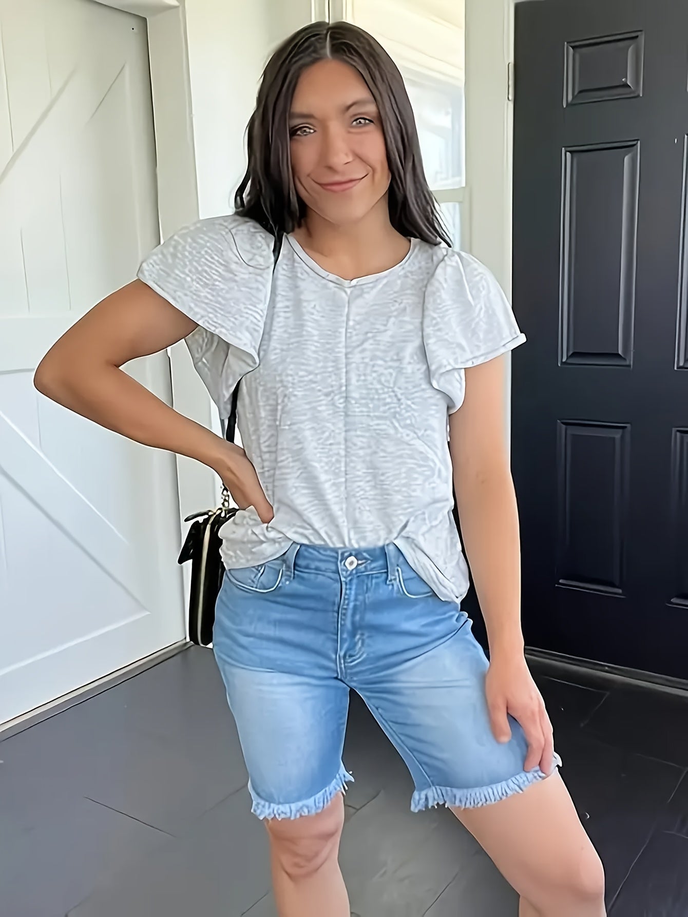 Women's Denim Shorts - Stretch – Relaxed Fit / Sky Blue detail view