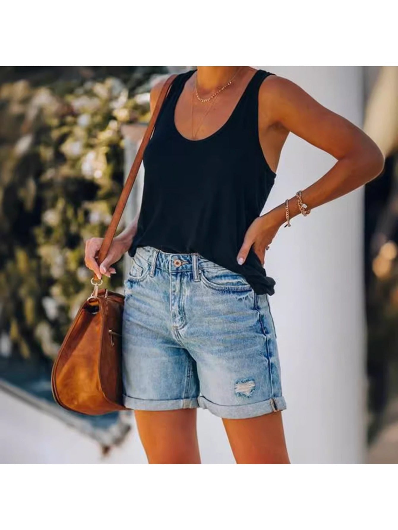 Women's Denim Shorts - Stretch With Pockets – Blue Denim Wash 21061 detail view