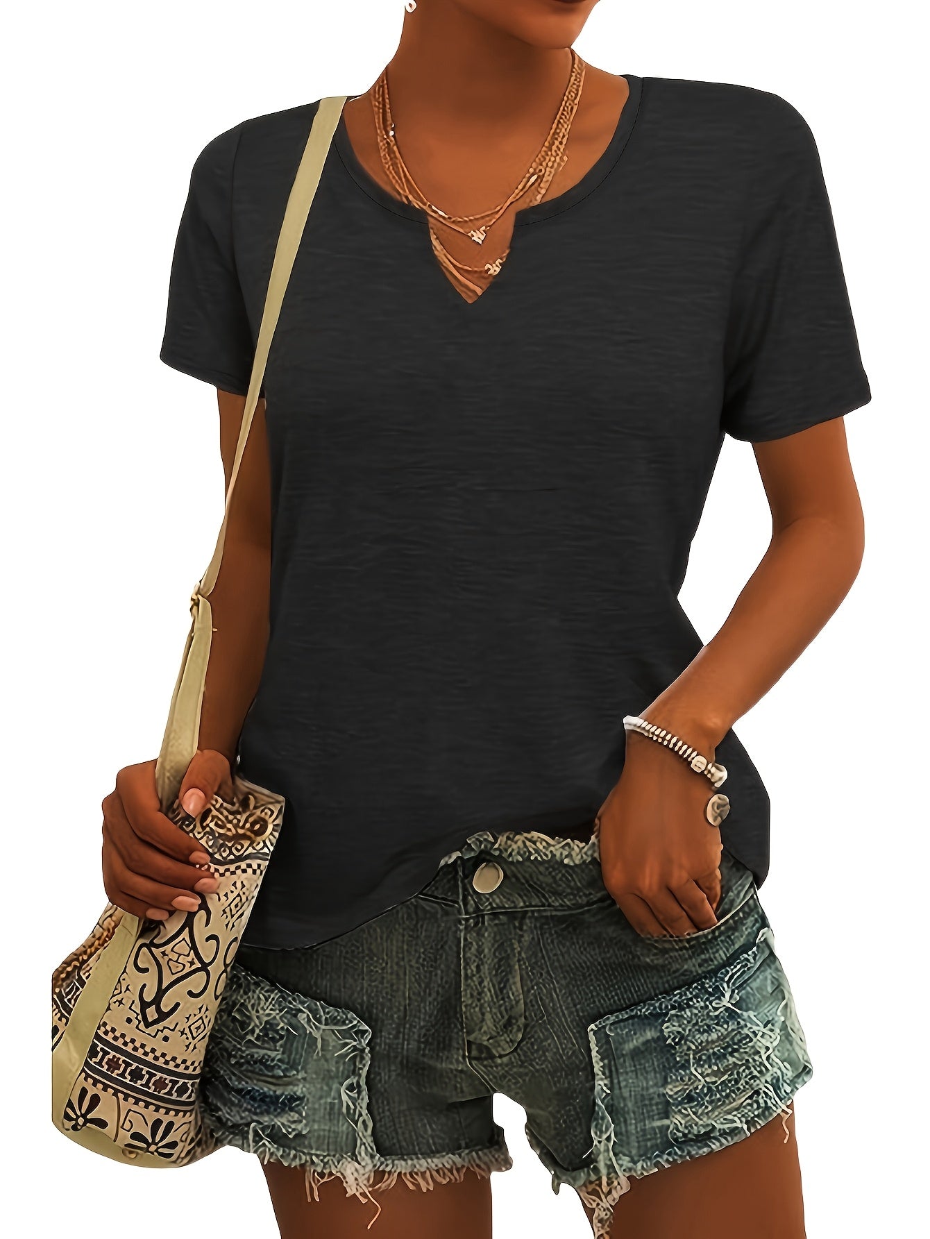 Women's Essential T-Shirt - 3-Pack V-Neck Short Sleeve – Regular fit detail view