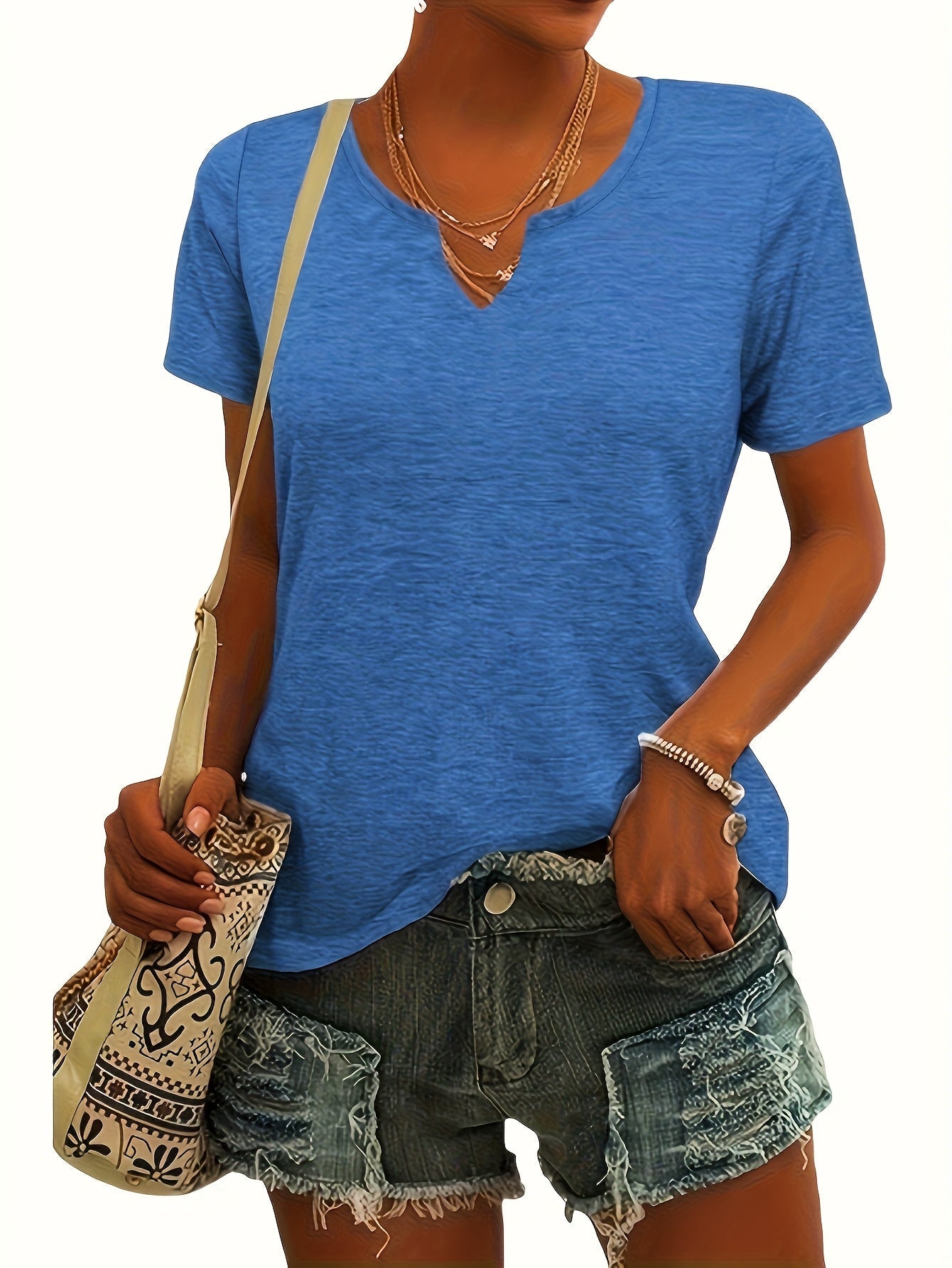 Women's Essential T-Shirt - 3-Pack V-Neck Short Sleeve – Regular fit detail view