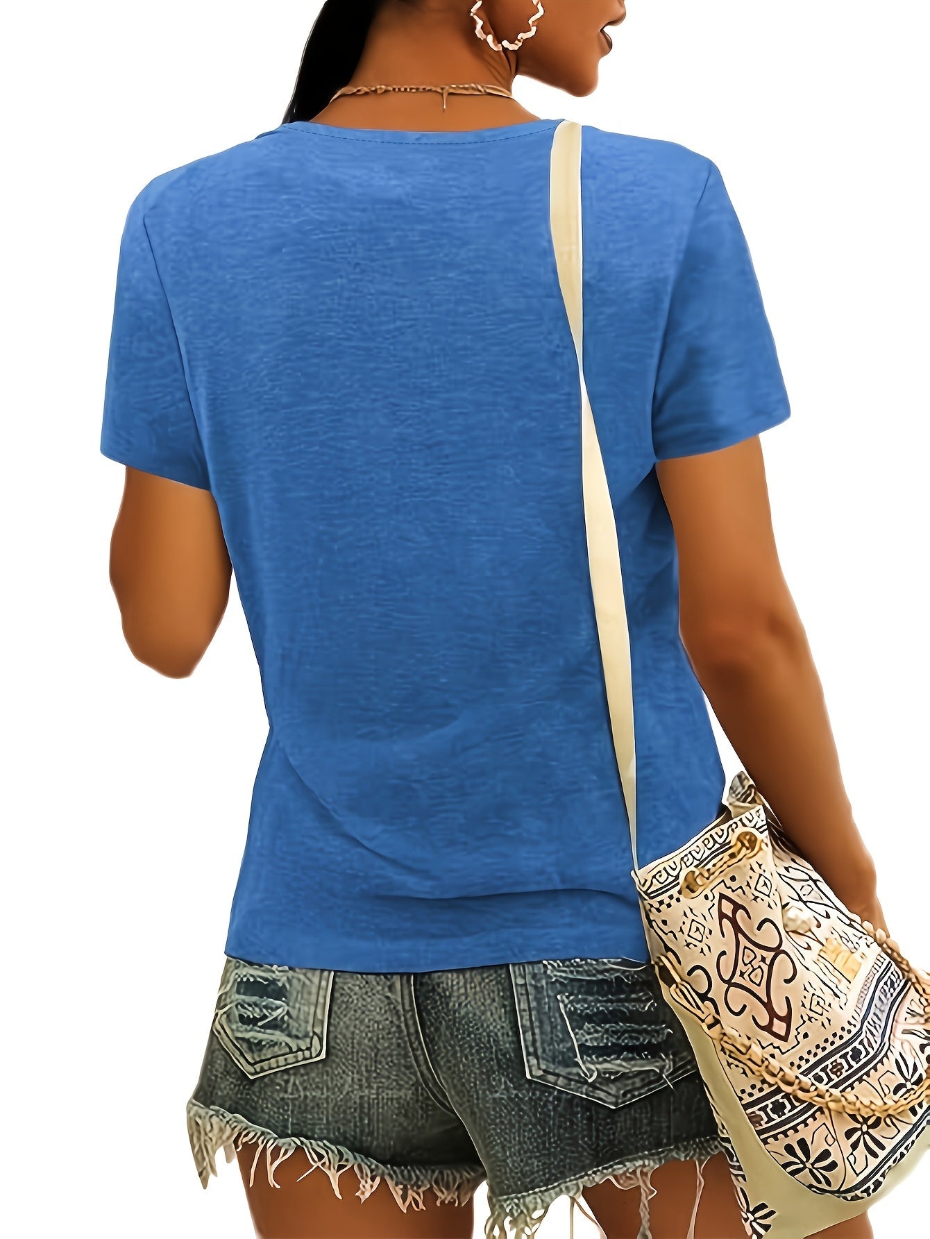 Women's Essential T-Shirt - 3-Pack V-Neck Short Sleeve – Regular fit detail view