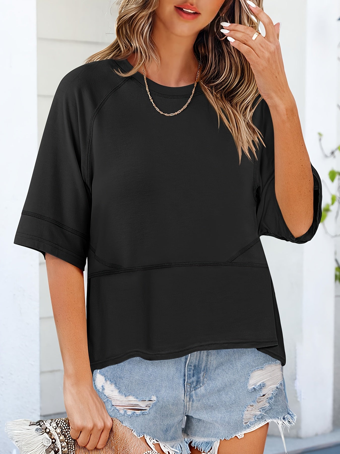Women's Essential T-Shirt - Crew Neck Half Sleeve detail view