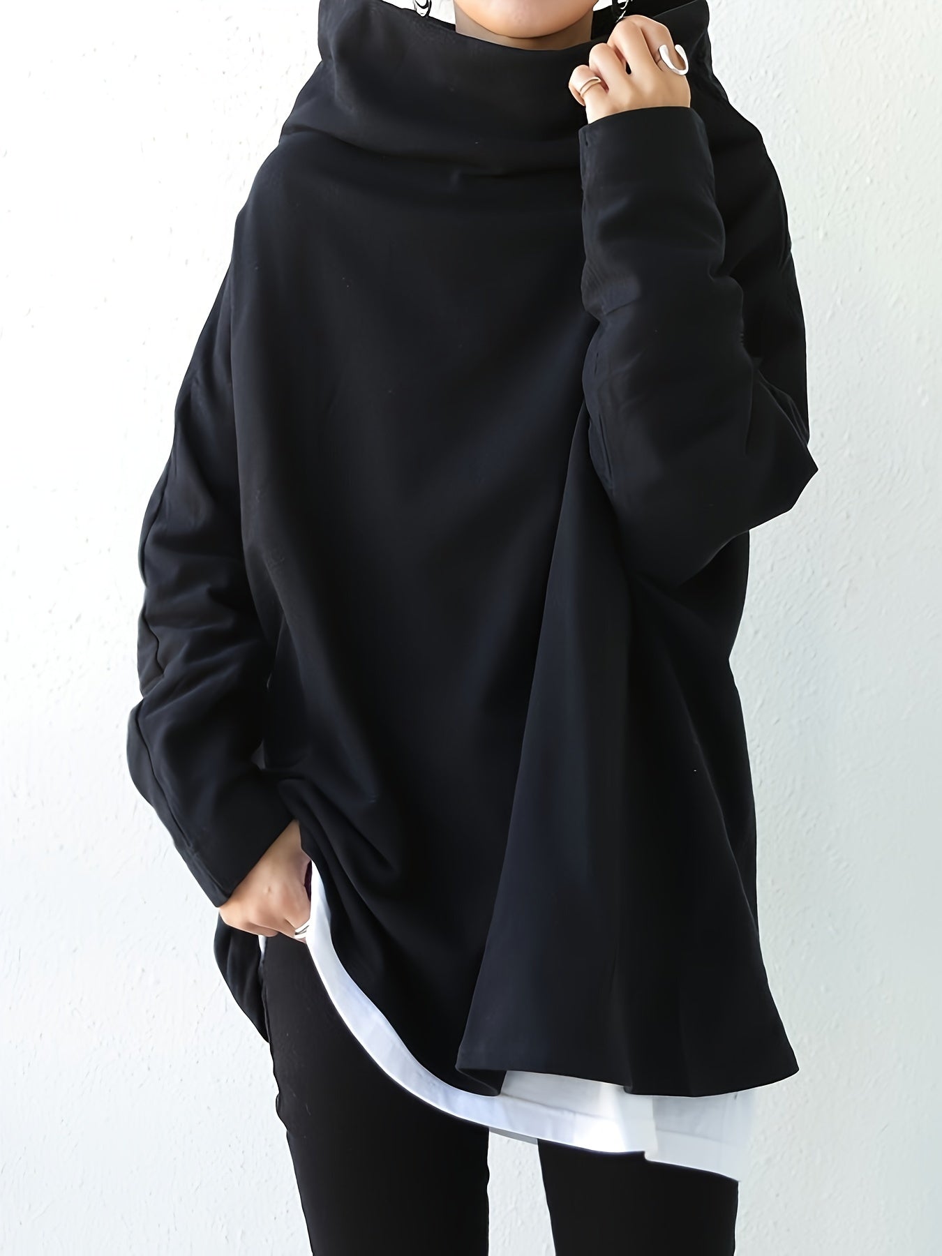 Women's Essential T-Shirt - Round Neck Long Sleeve – Black / Grey detail view