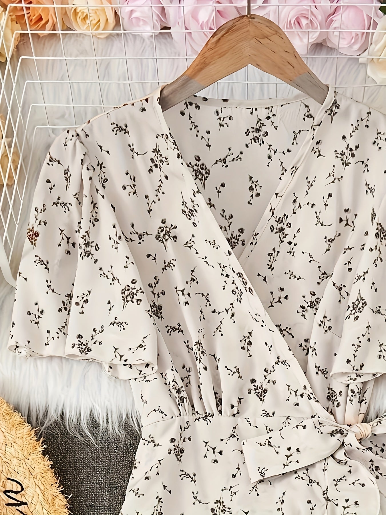 Women's Floral Casual Dress - Ruffle detail view