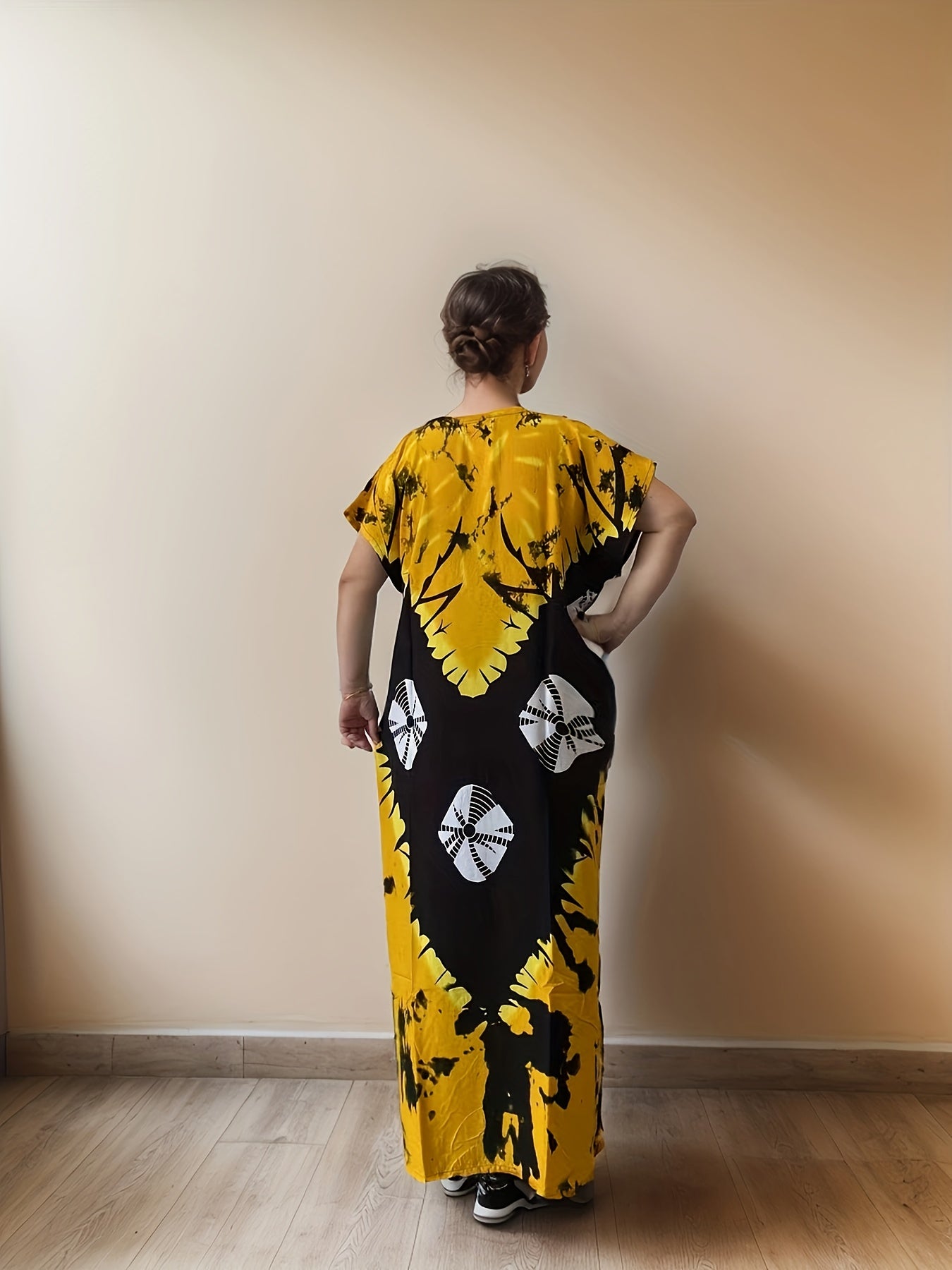 Women's Floral Crew Neck Kaftan Dress - Long Sleeve – view 7