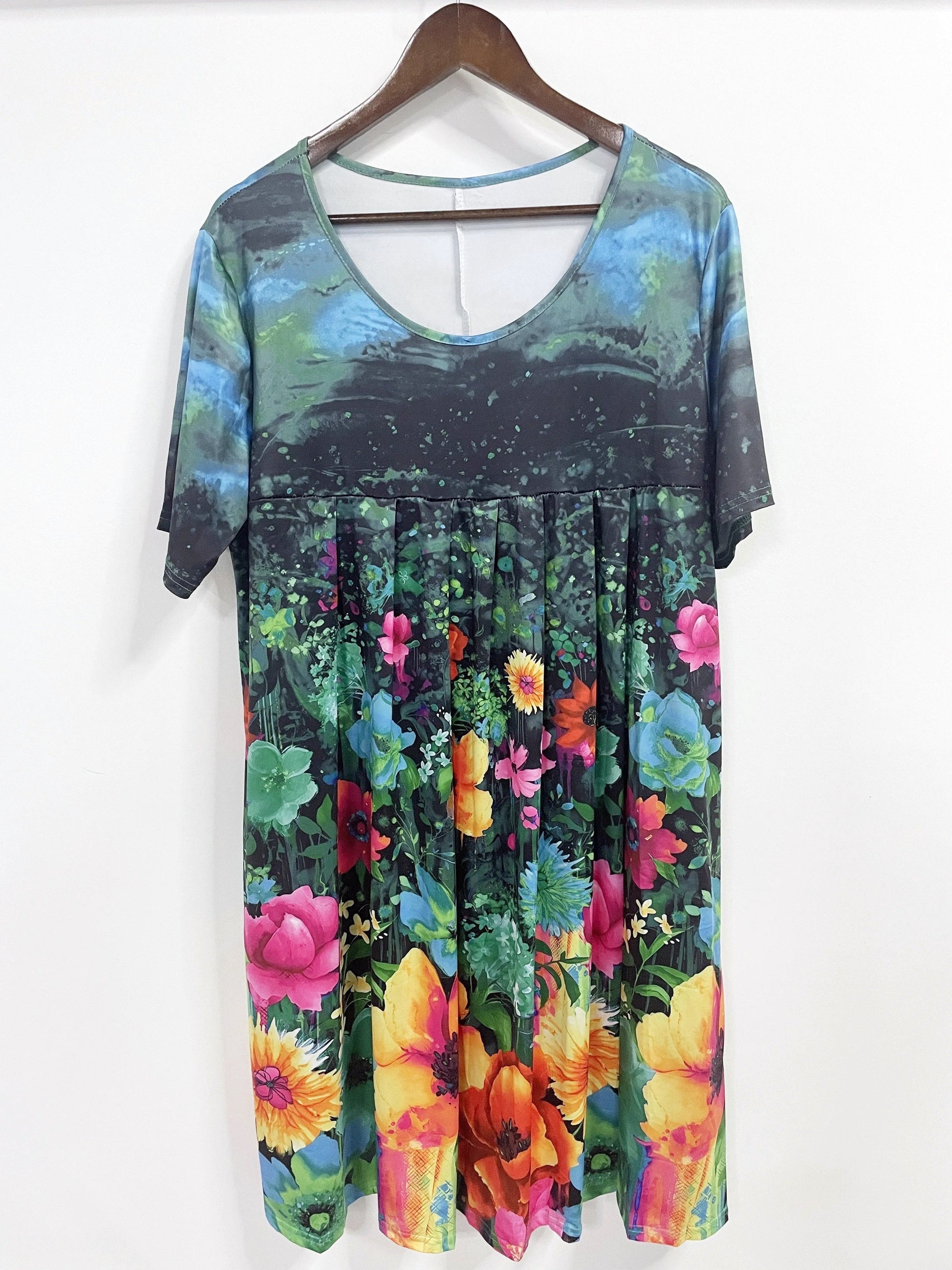 Women's Floral Crew Neck Midi Casual Dress - Short Sleeve detail view