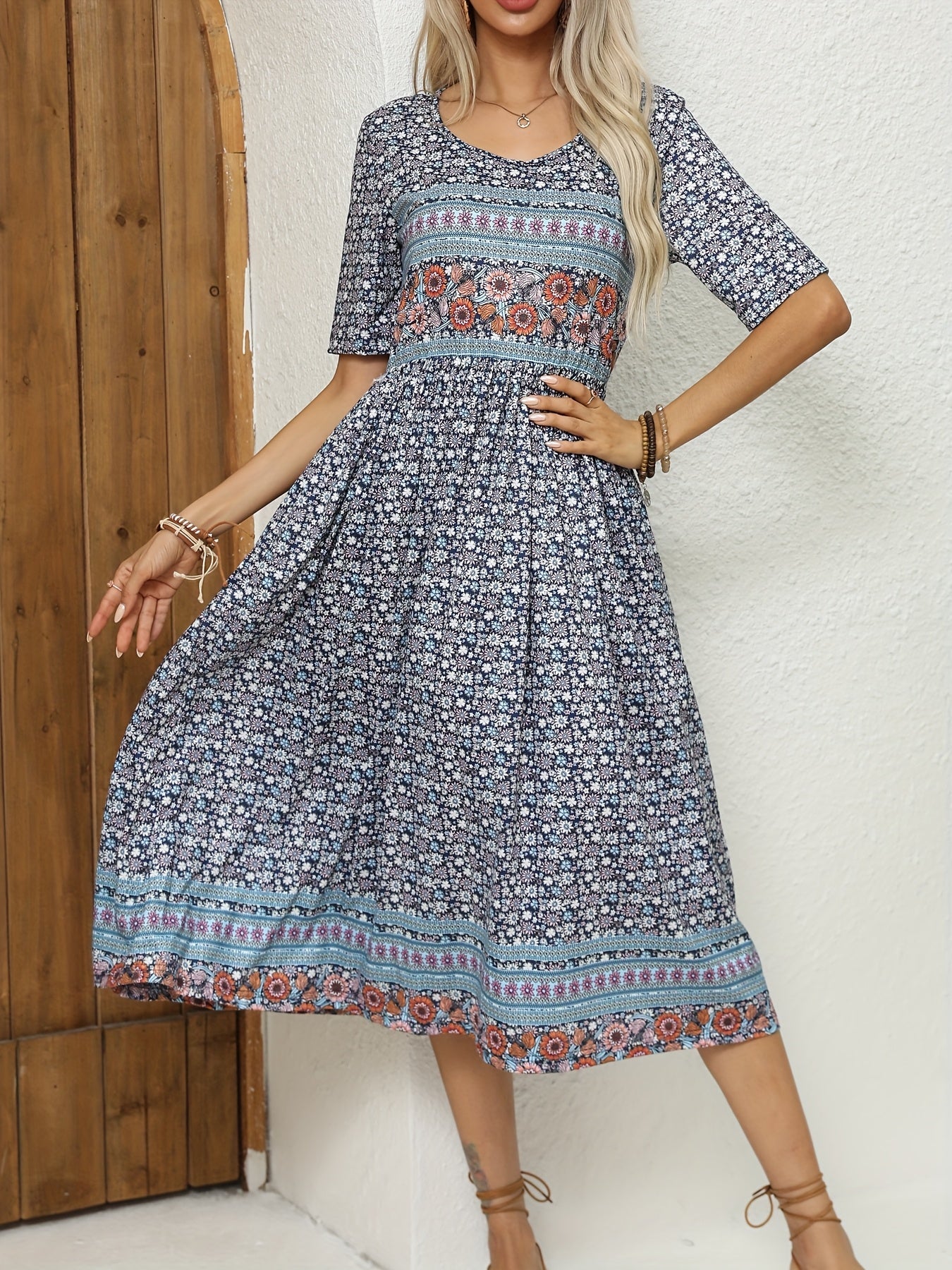Women's Floral Crew Neck Midi Vacation Dress - Pocket detail view