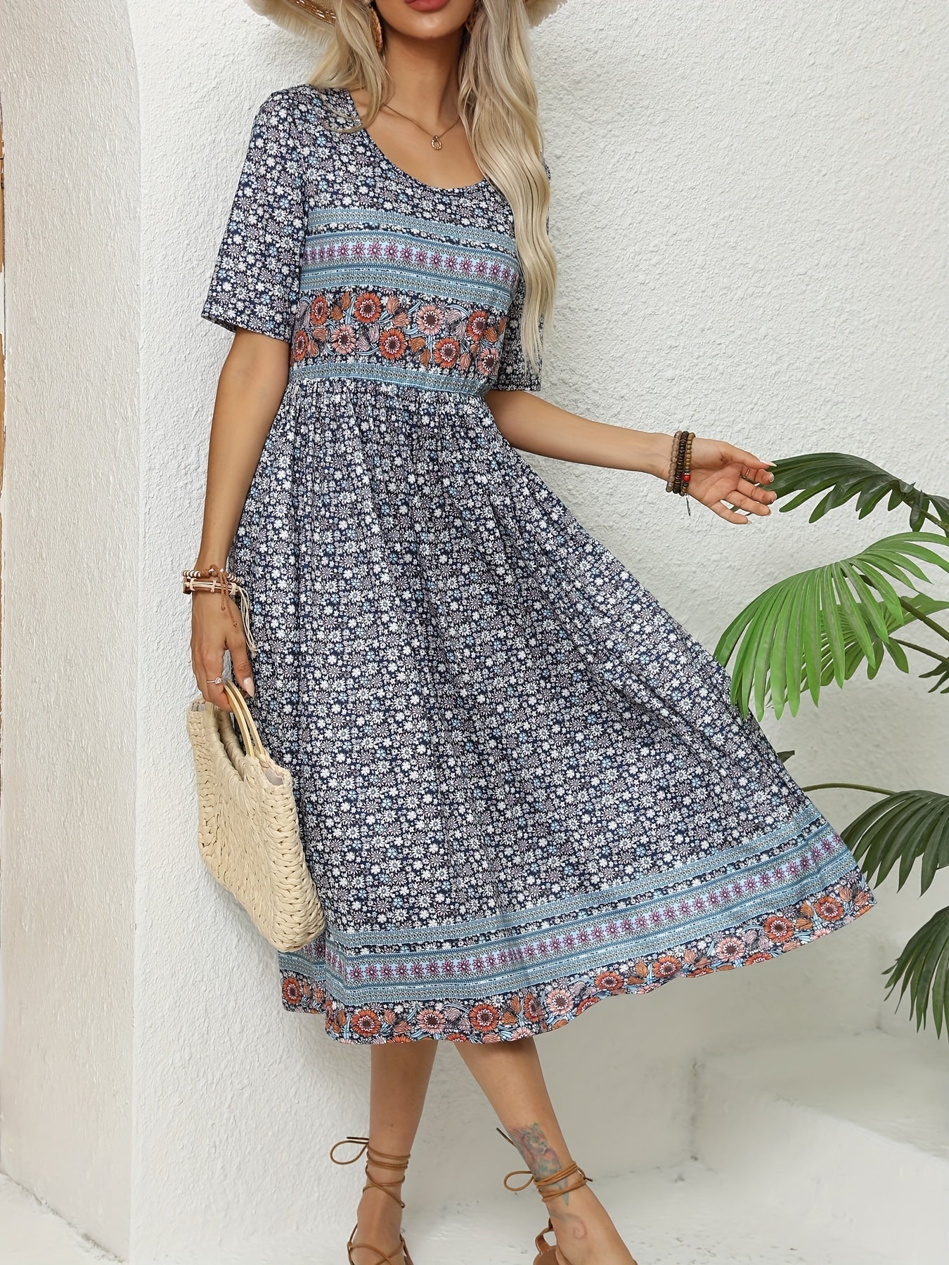 Women's Floral Crew Neck Midi Vacation Dress - Pocket detail view