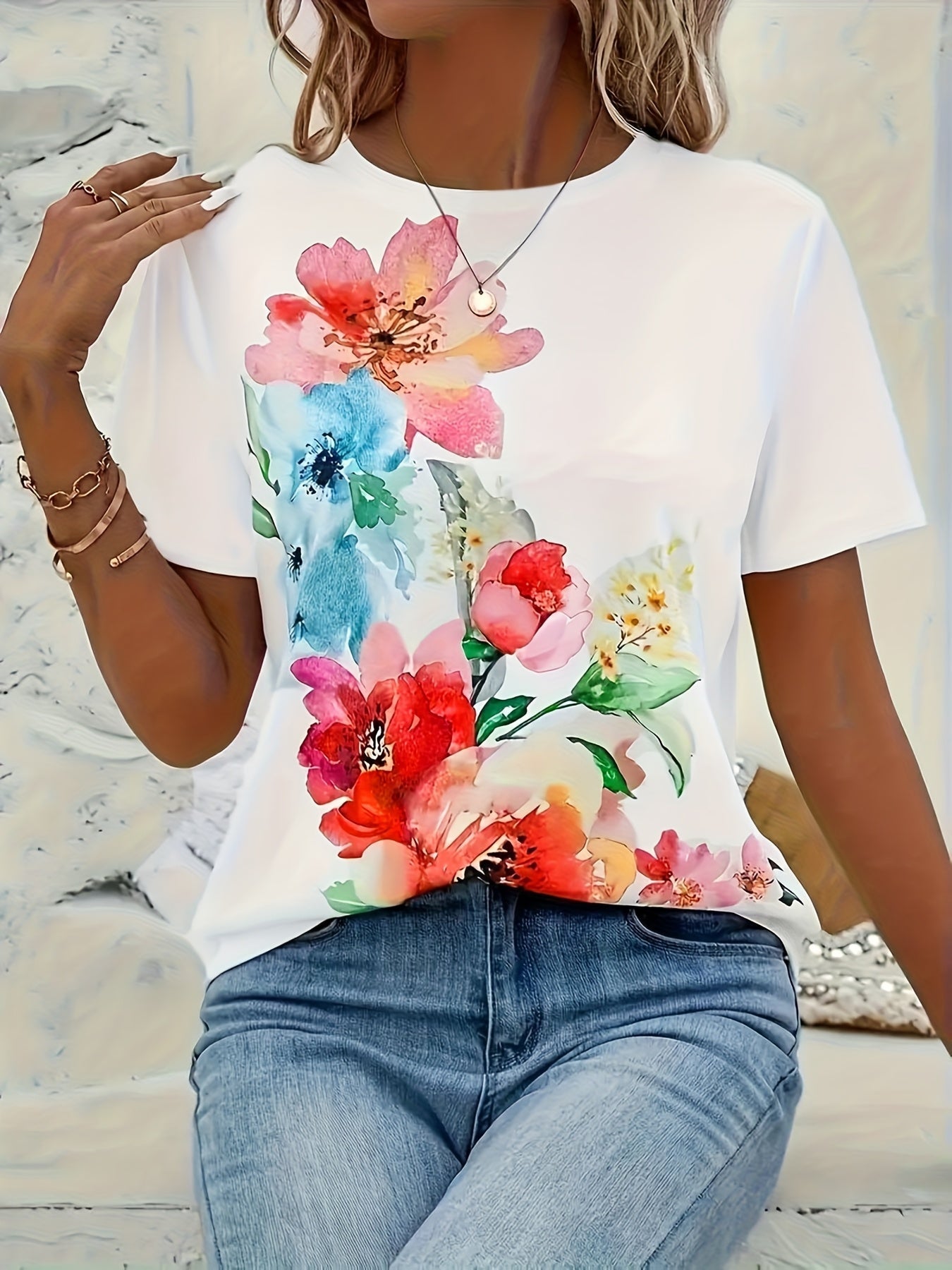 Women's Floral Print Blouse - Regular Fit – Crew Neck detail view