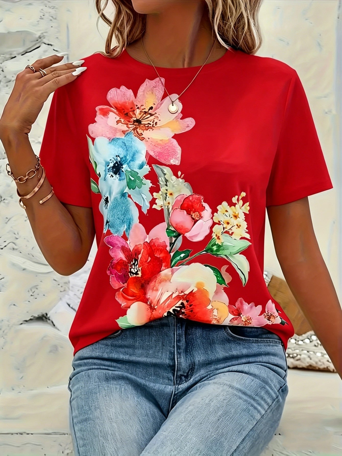 Women's Floral Print Blouse - Regular Fit – Crew Neck detail view