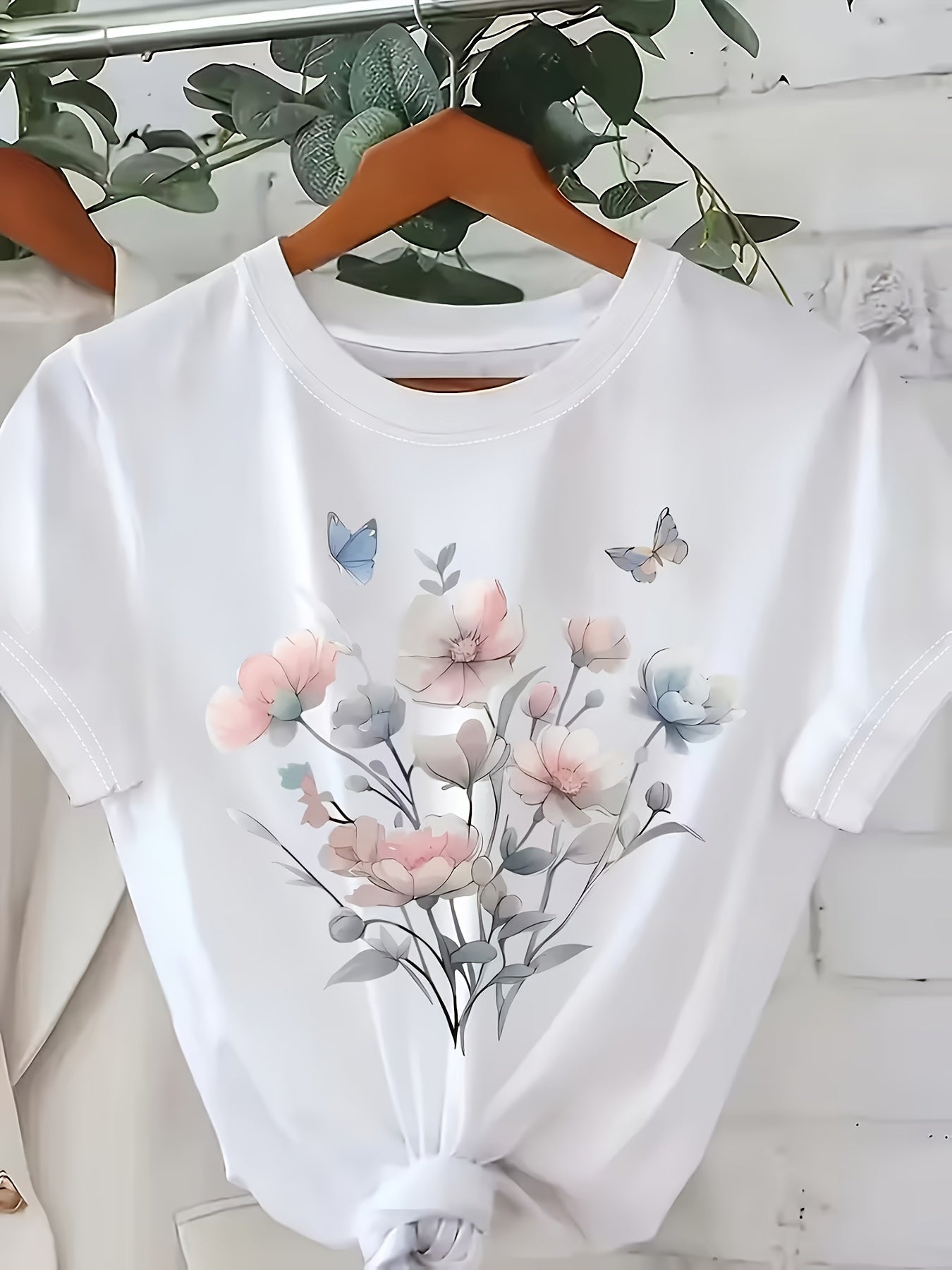 Women's Floral Print T-Shirt - Regular Fit – White detail view