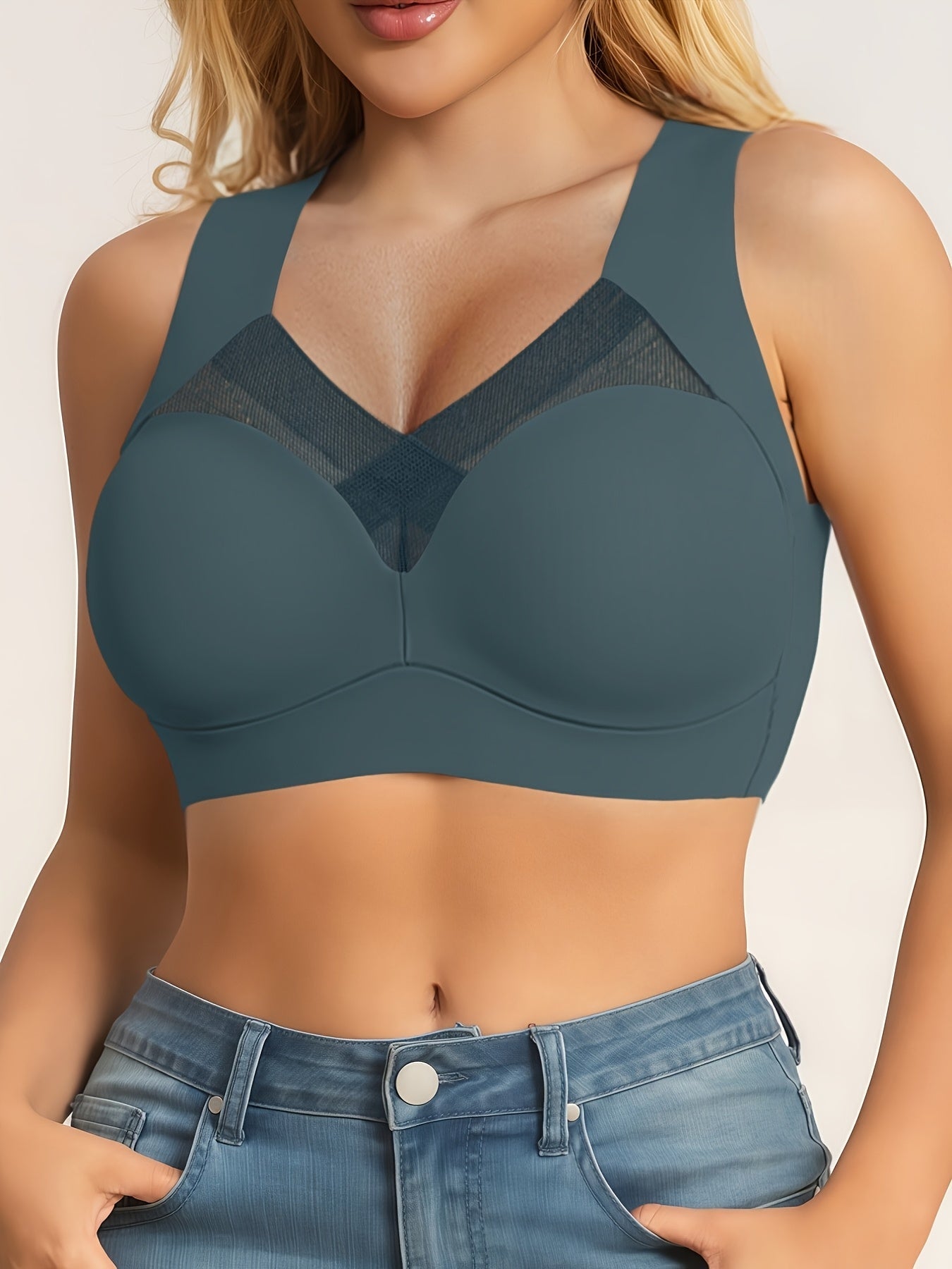 Women's Full-Coverage Sports Bra - Fixed Padding, Medium Support detail view
