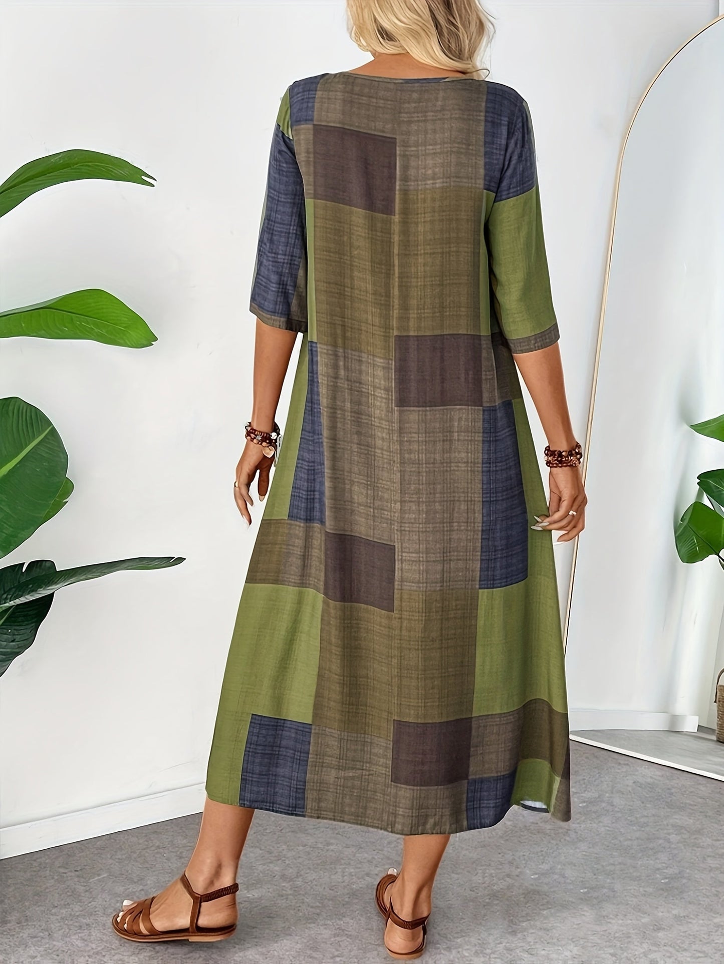 Women's Geometric Crew Neck Maxi Evening Dress - Event Style detail view