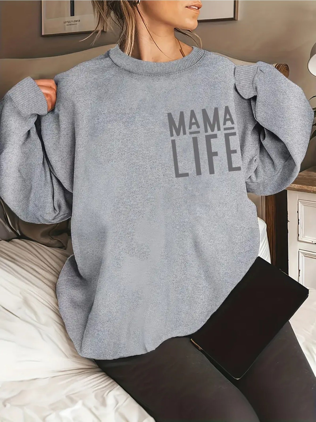 Women's Graphic Crewneck Sweatshirt - Regular Fit Crew Neck – Light Grey Graphic Design 56677 detail view
