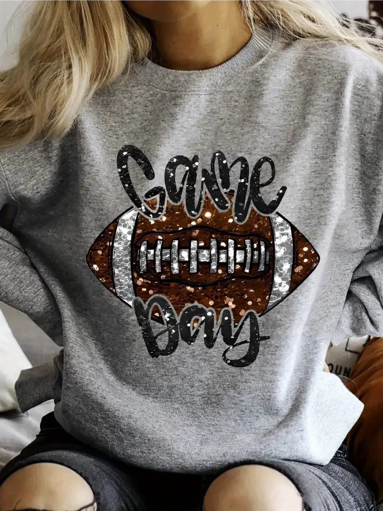 Women's Graphic Crewneck Sweatshirt - Regular Fit Crew Neck – Light Grey Graphic Design 22821 – Grey option – main product im