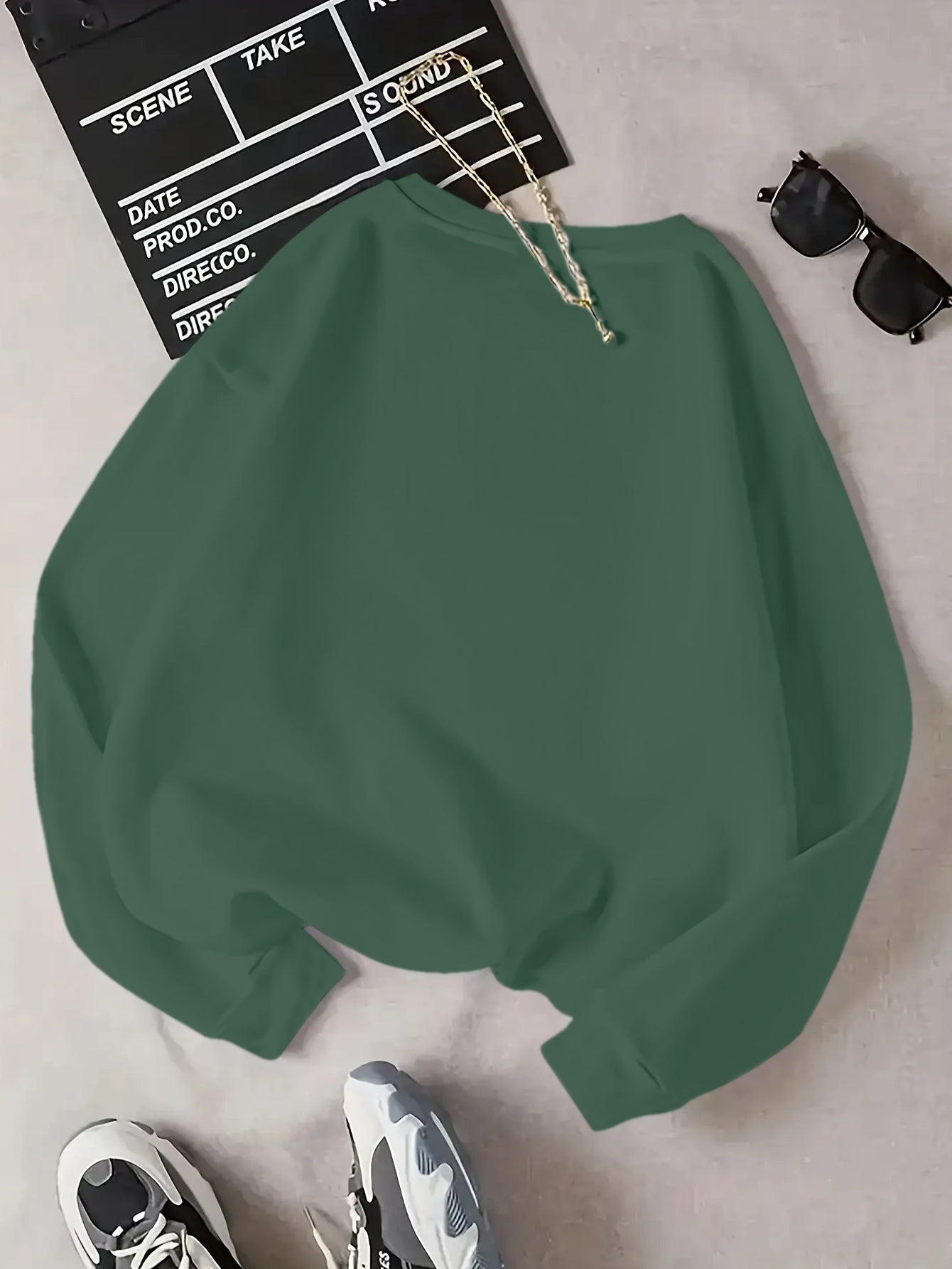 Women's Graphic Crewneck Sweatshirt - Relaxed Fit Crew Neck – Green detail view
