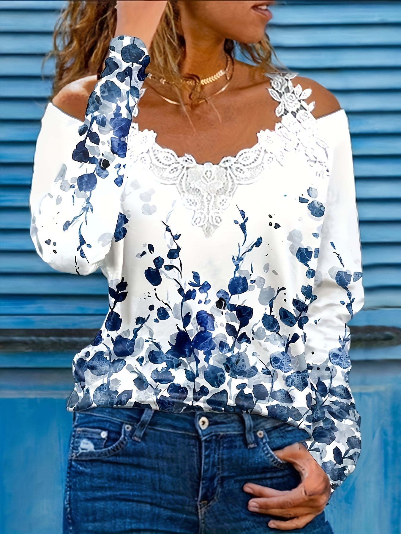 Women's Graphic Print T-Shirt - Regular Fit – Blue detail view
