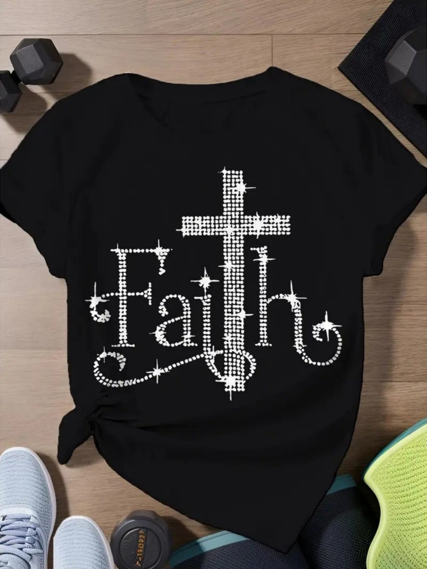 Women's Graphic Print T-Shirt - Relaxed Fit – Black detail view