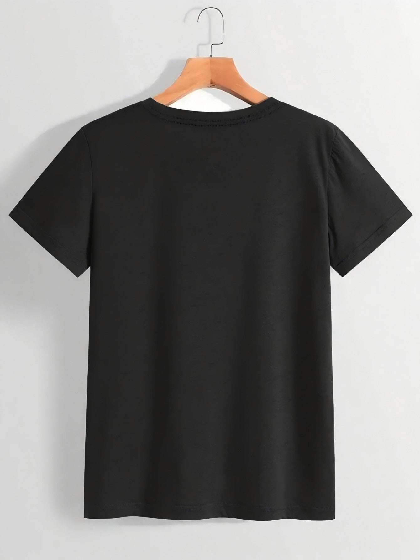 Women's Graphic Print T-Shirt - Relaxed Fit – Black detail view