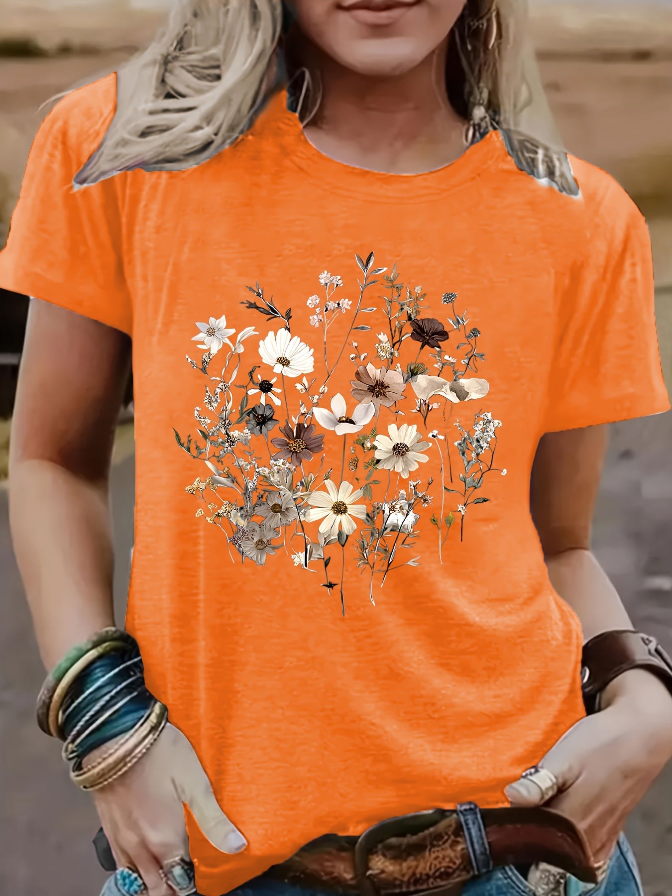 Women's Graphic Print T-Shirt - Round Neck Short Sleeve – Dark Gray / Apricot detail view