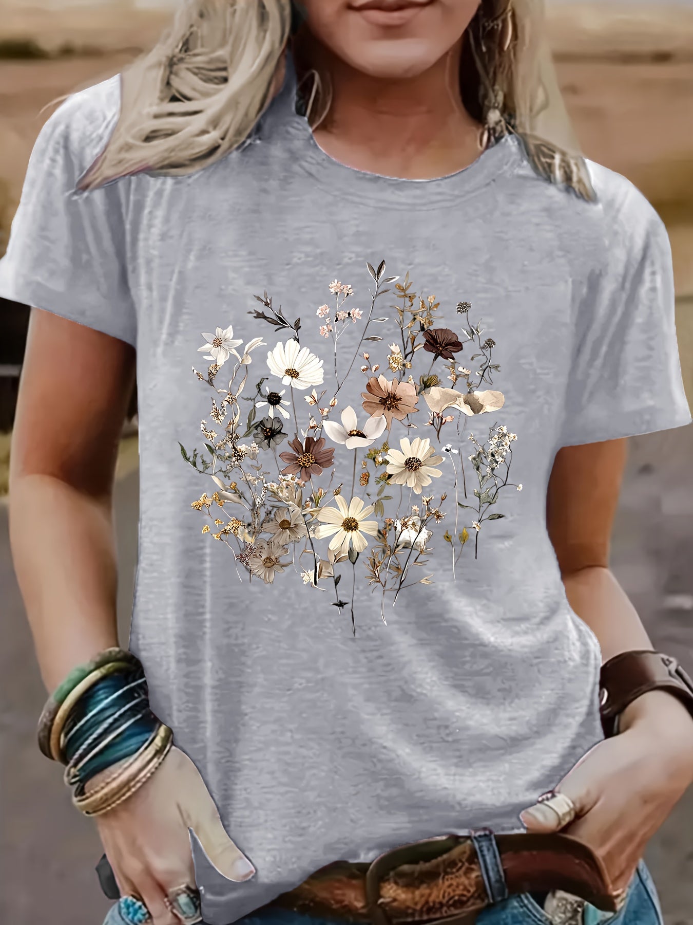 Women's Graphic Print T-Shirt - Round Neck Short Sleeve – Dark Gray / Apricot detail view