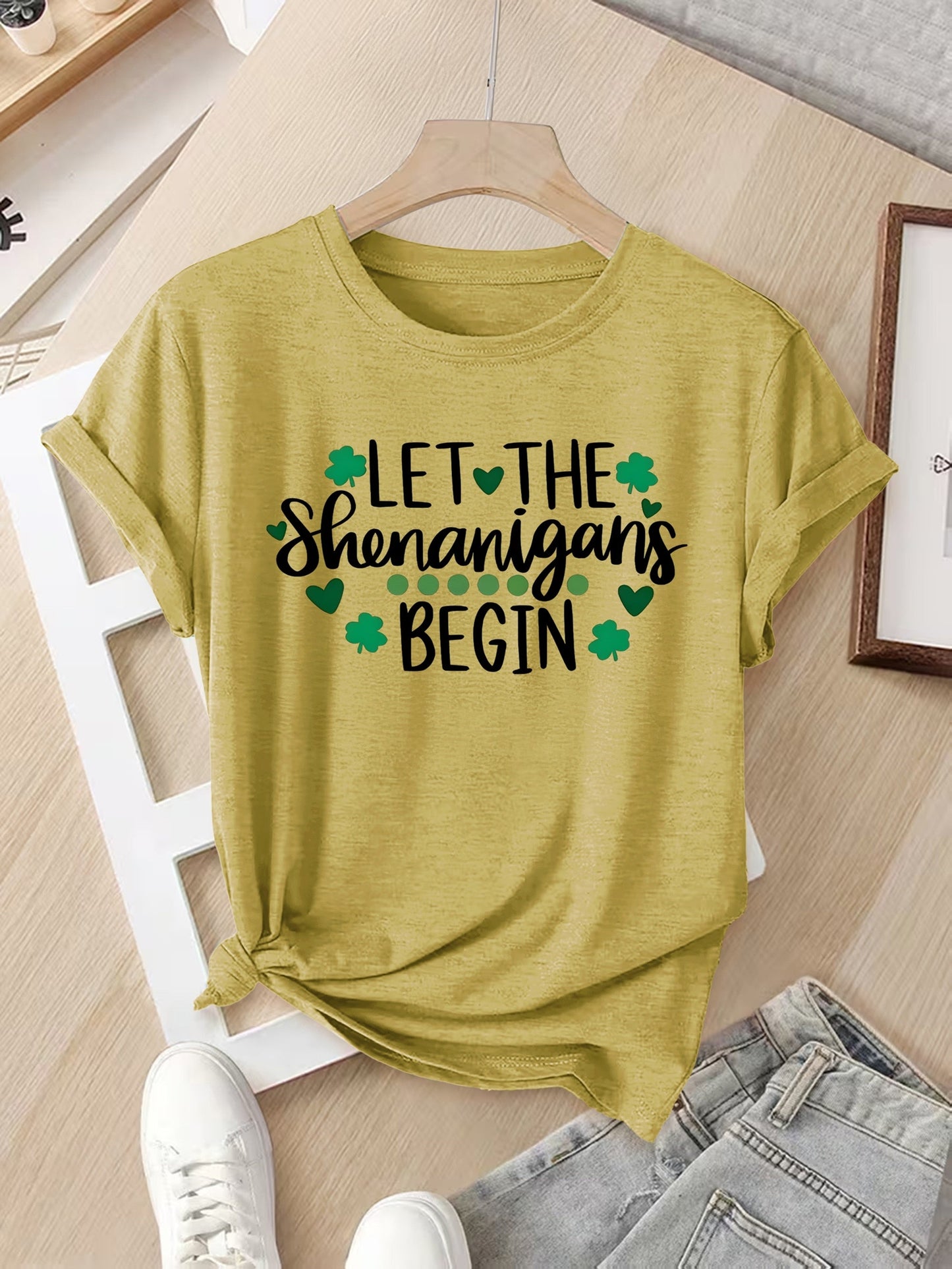 Women's Graphic Print T-Shirt - Round Neck Short Sleeve – Green / Grey detail view