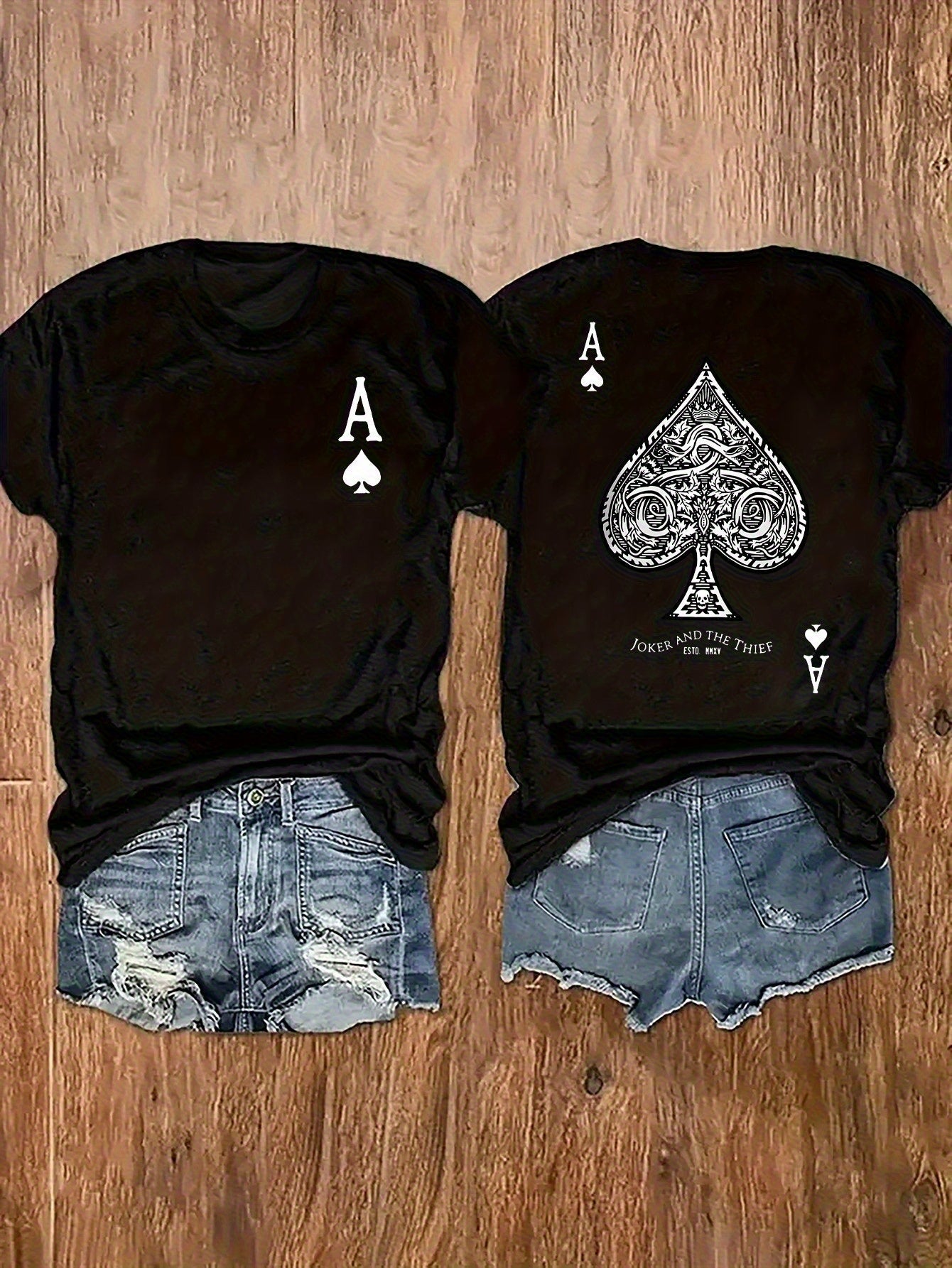 Women's Graphic Print T-Shirt - Round Neck Short Sleeve – Slim fit / Black detail view