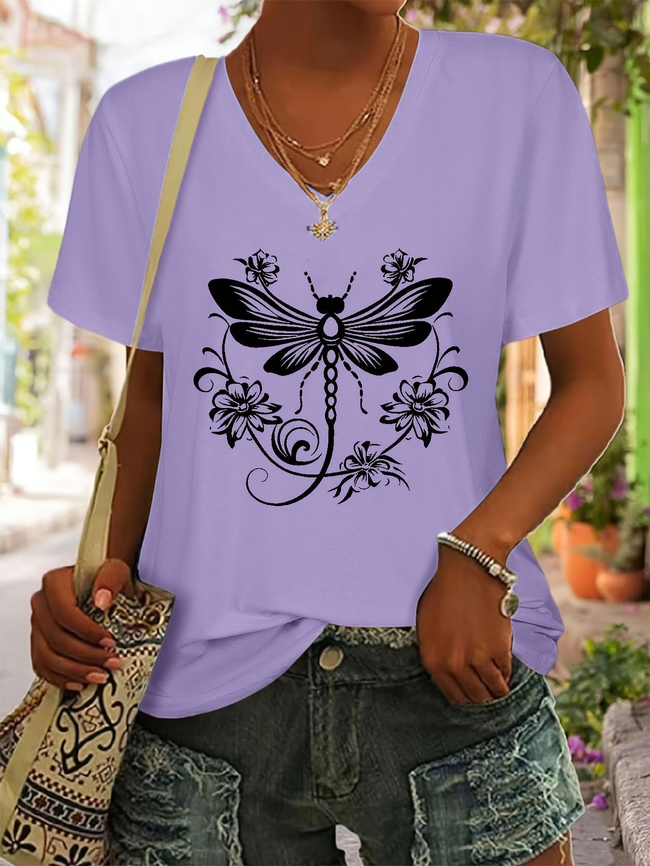 Women's Graphic Print T-Shirt - V-Neck Short Sleeve Dragonfly detail view